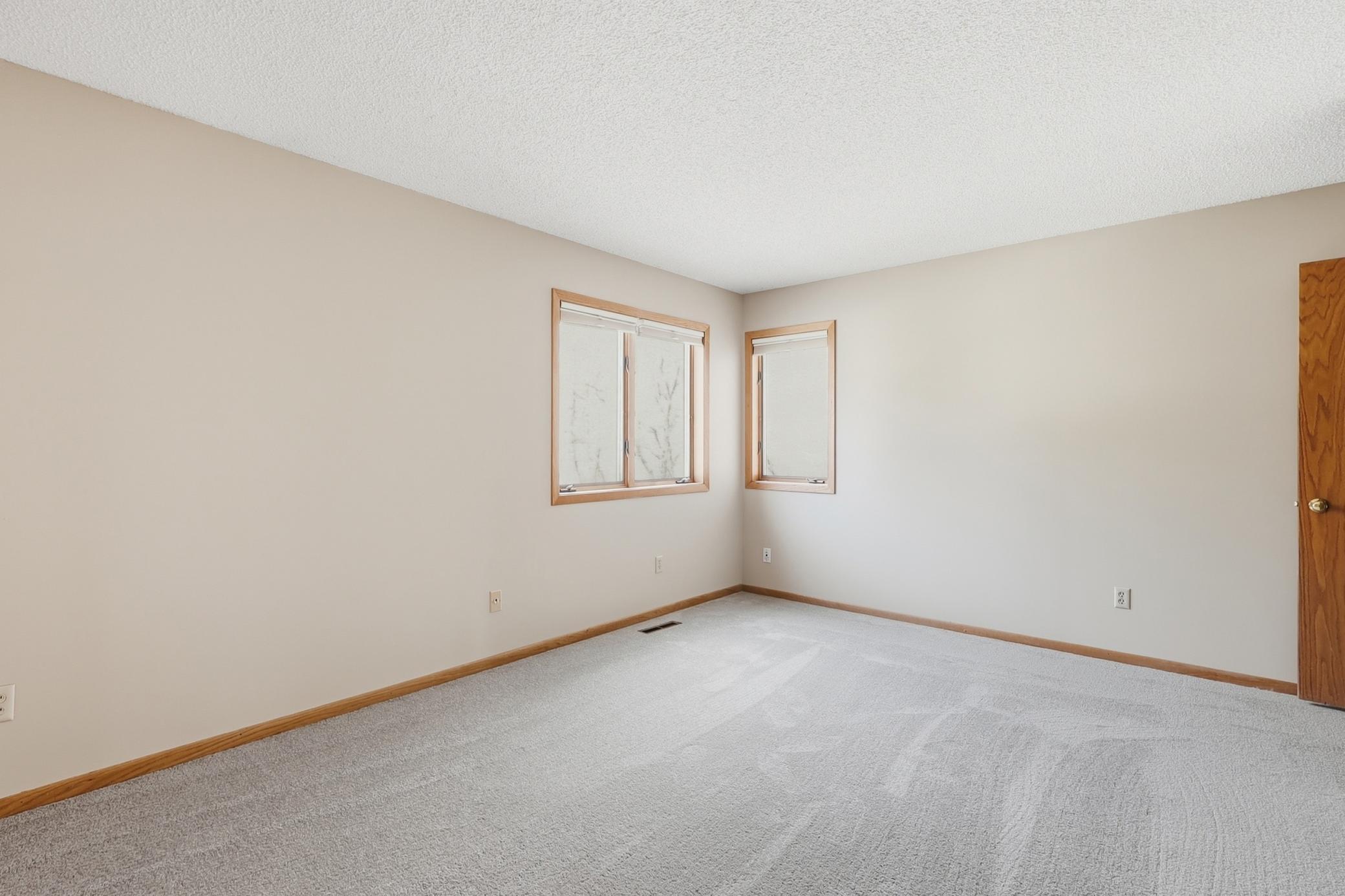 2868 Kenwood Isles Drive