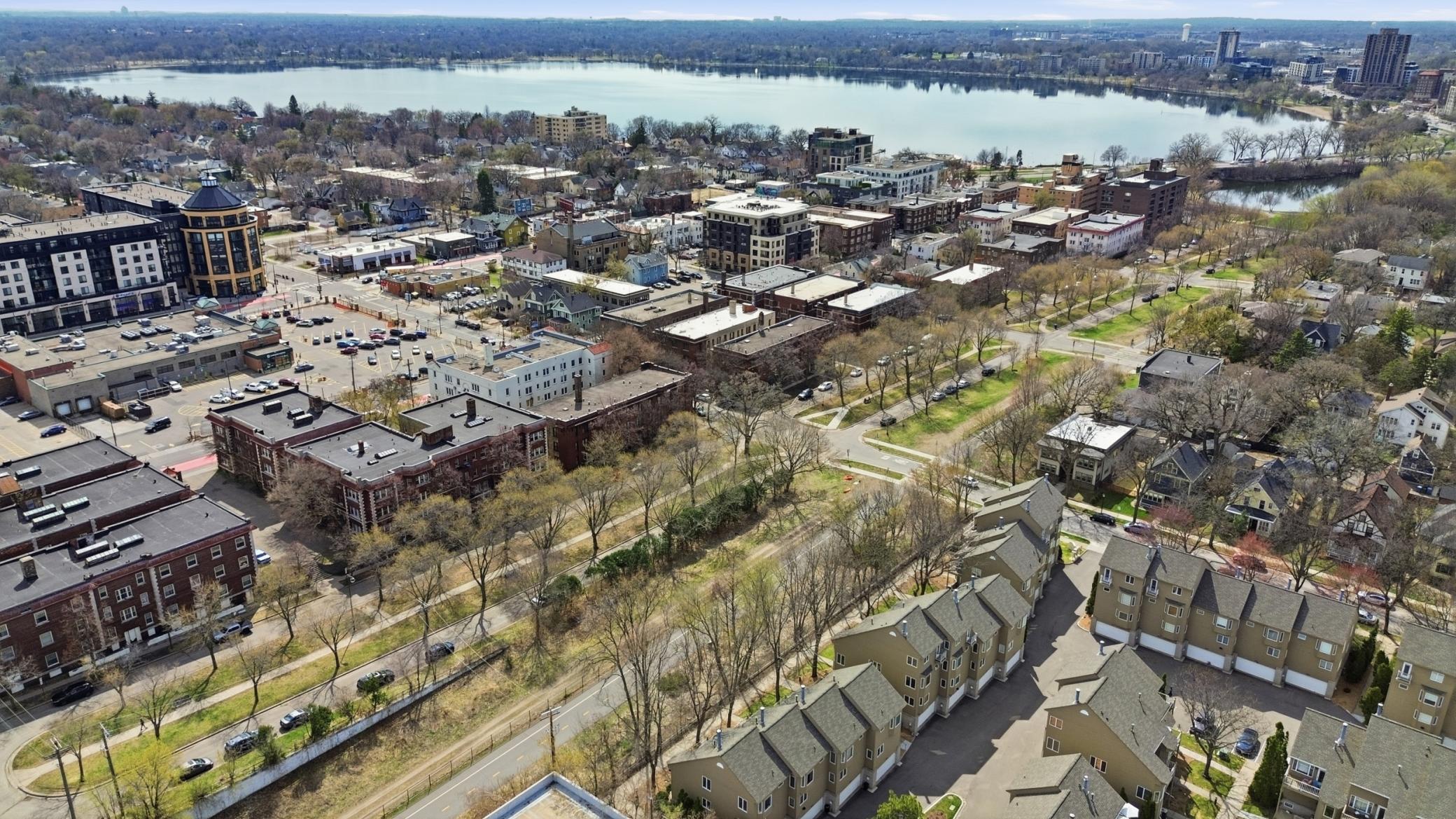 2868 Kenwood Isles Drive