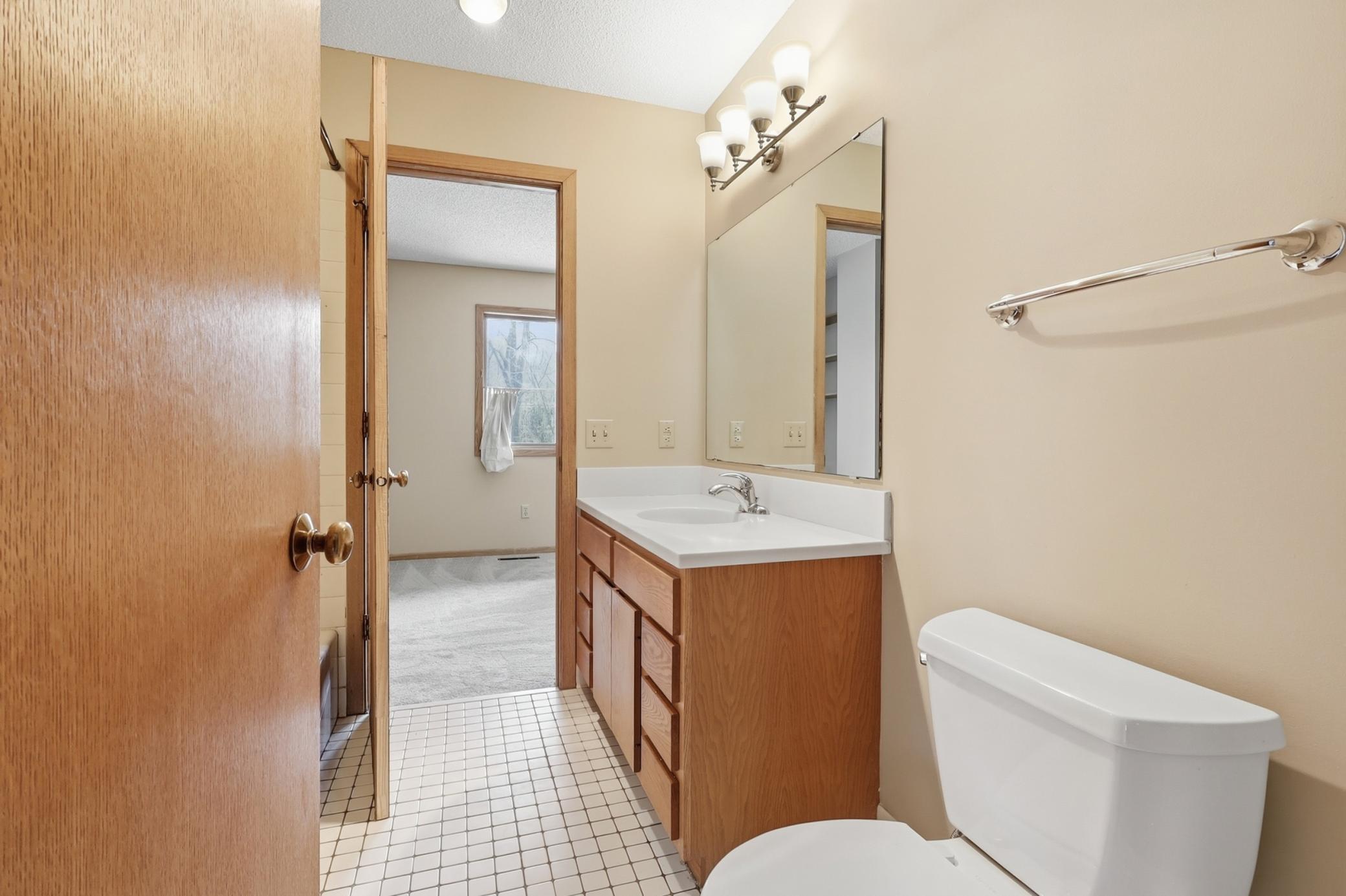 2868 Kenwood Isles Drive