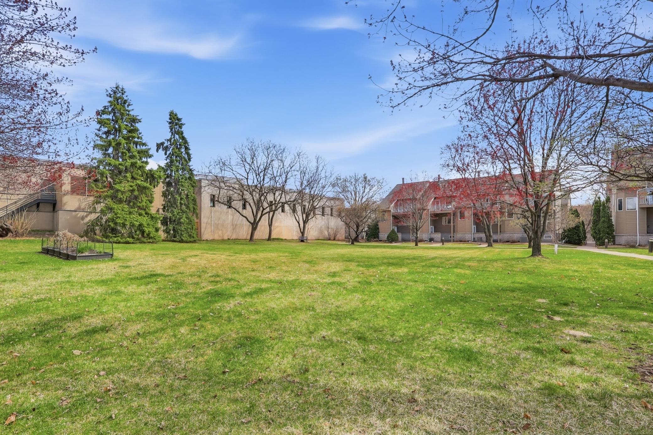 2868 Kenwood Isles Drive