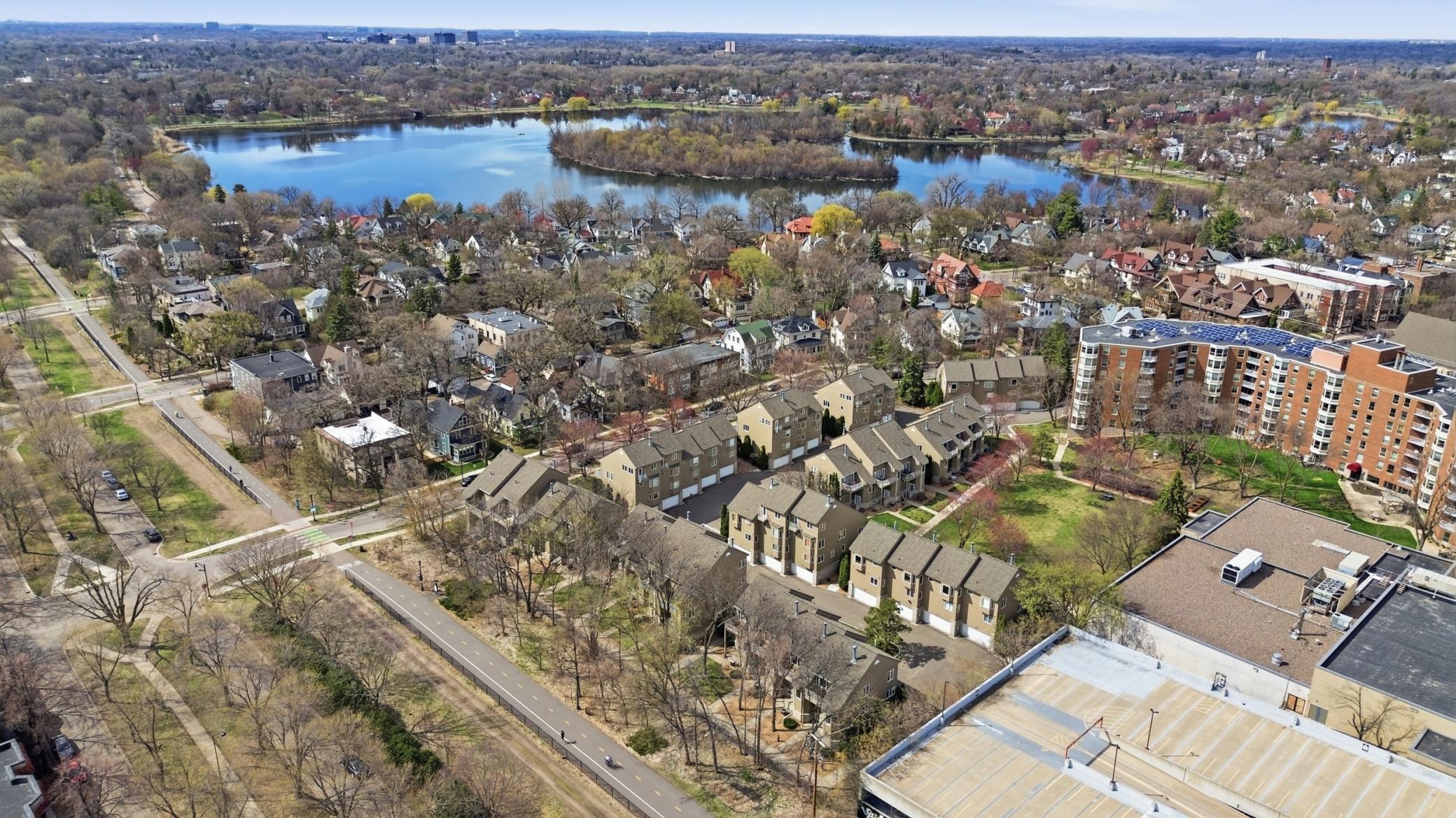 2868 Kenwood Isles Drive