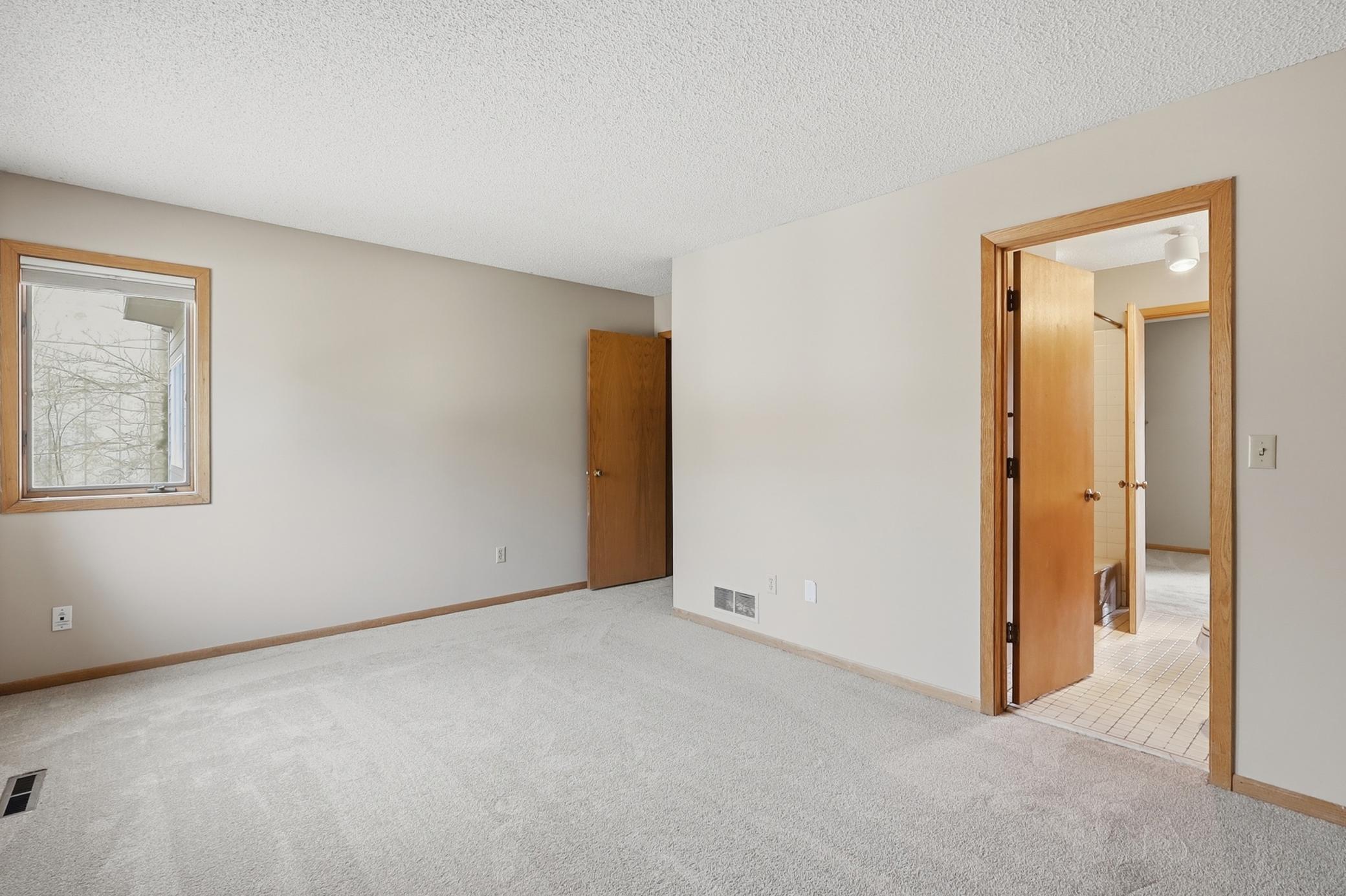 2868 Kenwood Isles Drive