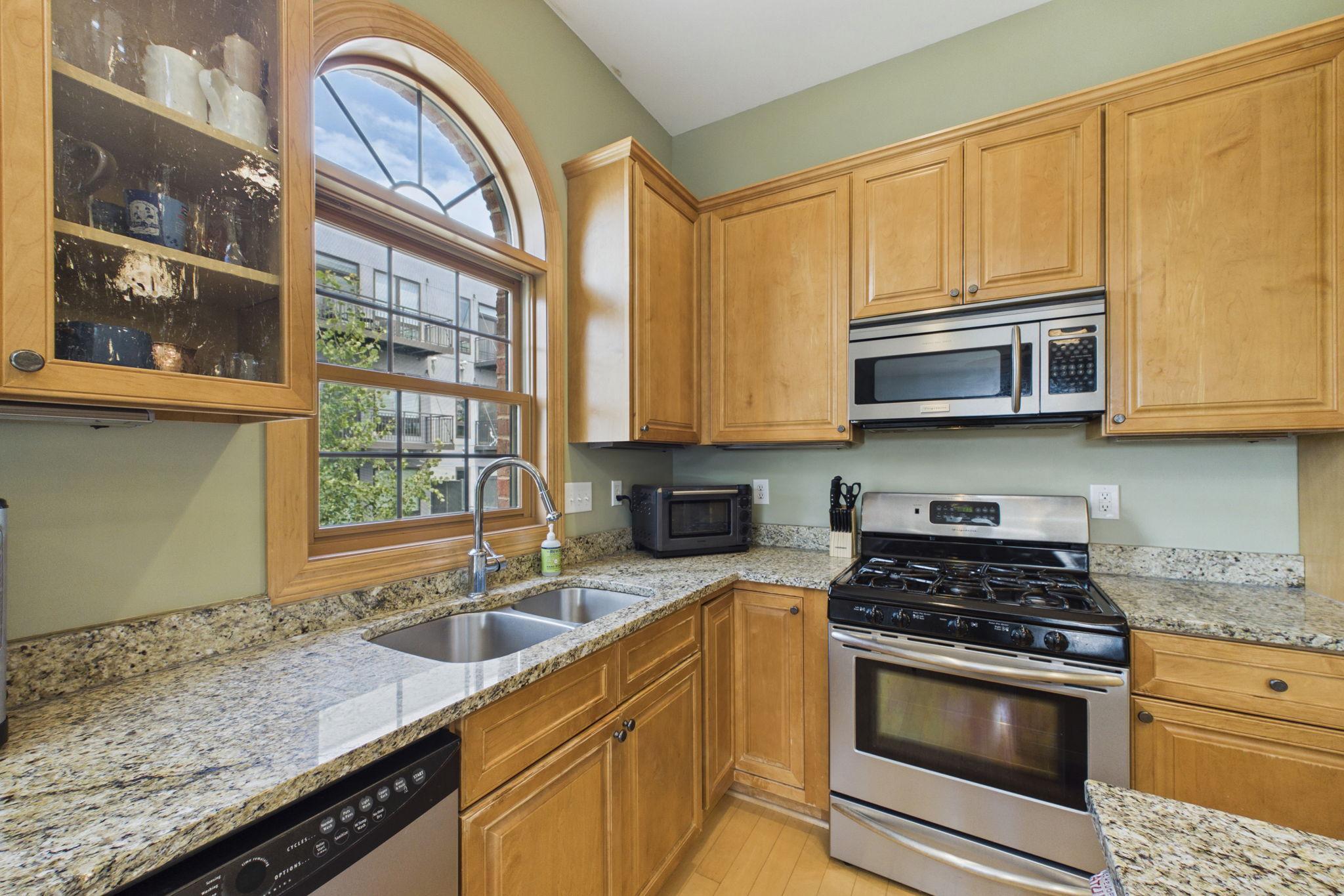 3125 Inglewood Avenue S Unit: 201