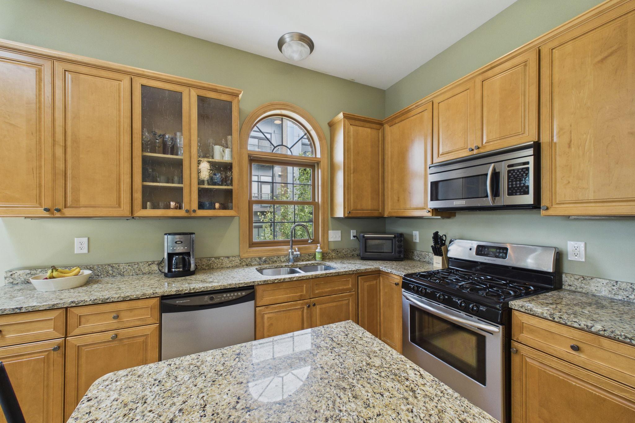 3125 Inglewood Avenue S Unit: 201