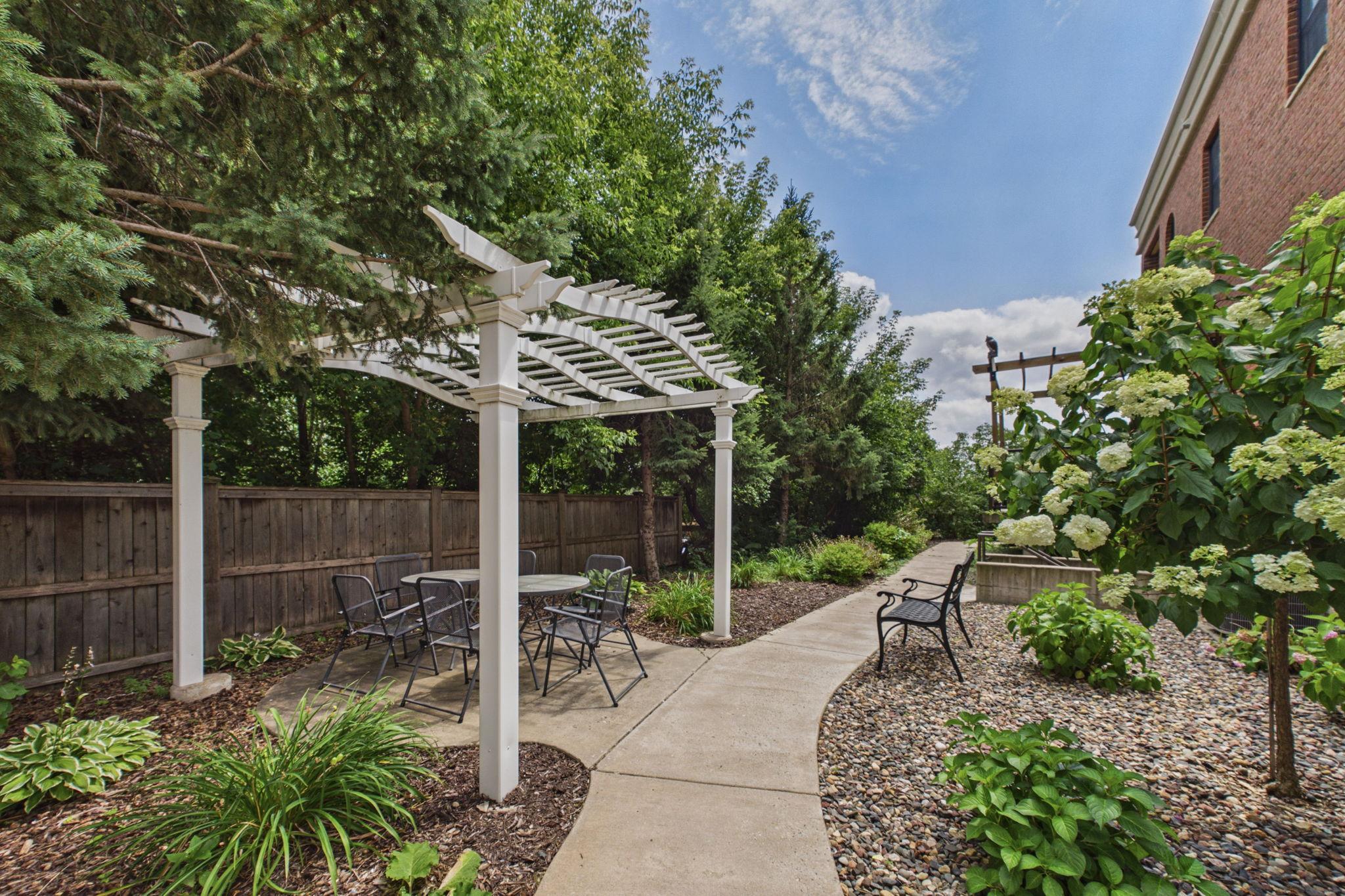 3125 Inglewood Avenue S Unit: 201