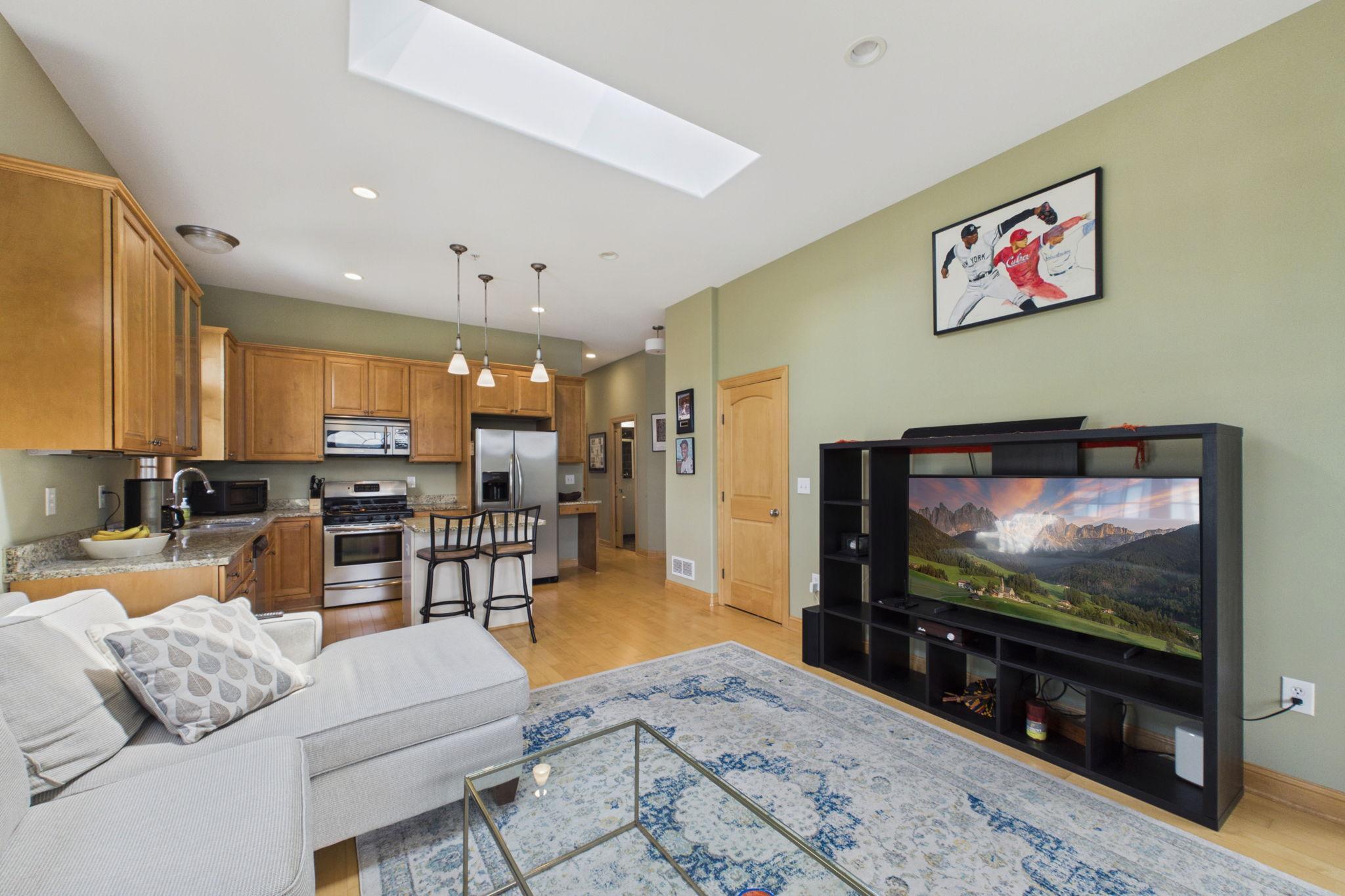 3125 Inglewood Avenue S Unit: 201