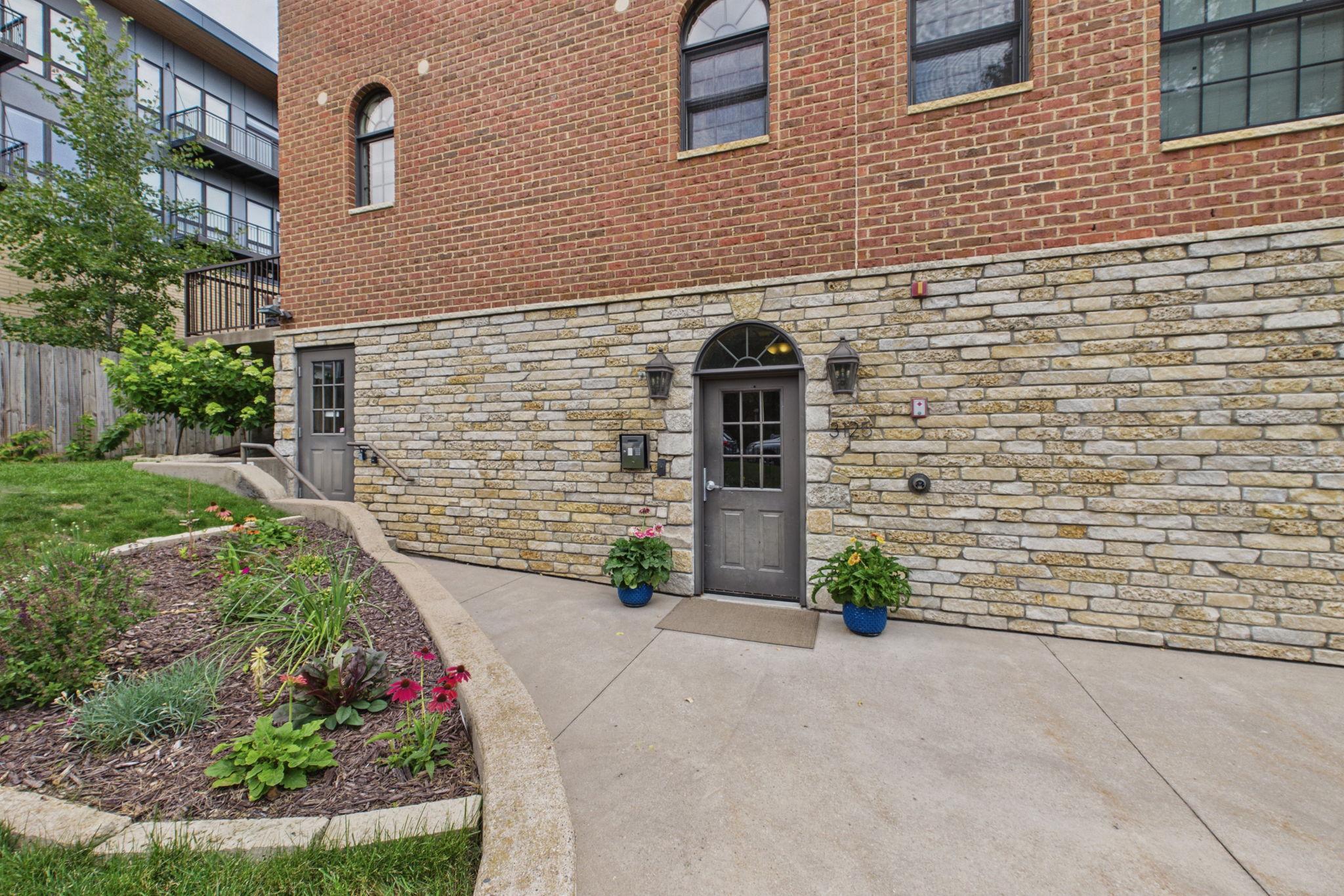 3125 Inglewood Avenue S Unit: 201