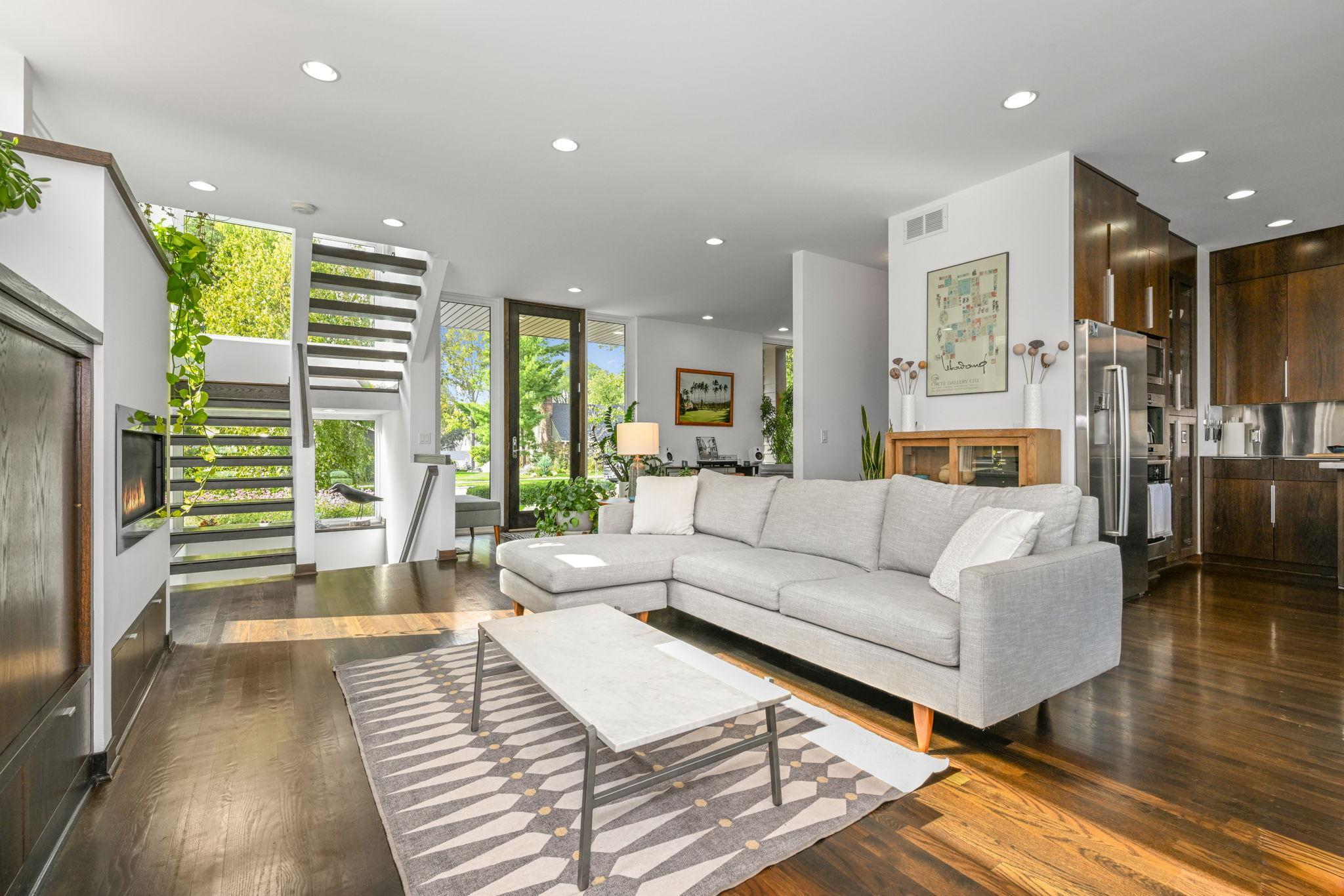 111 11th Avenue N