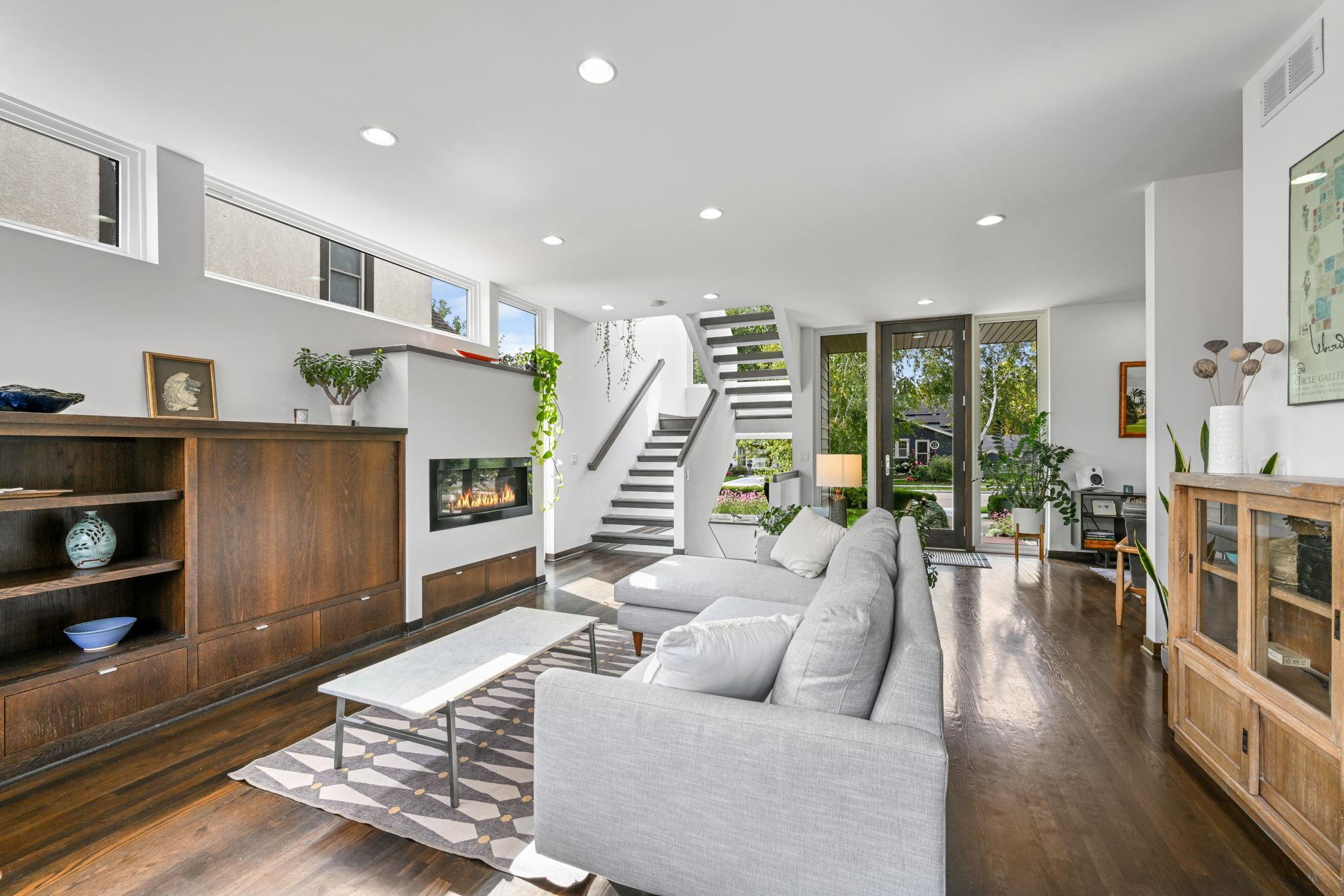 111 11th Avenue N