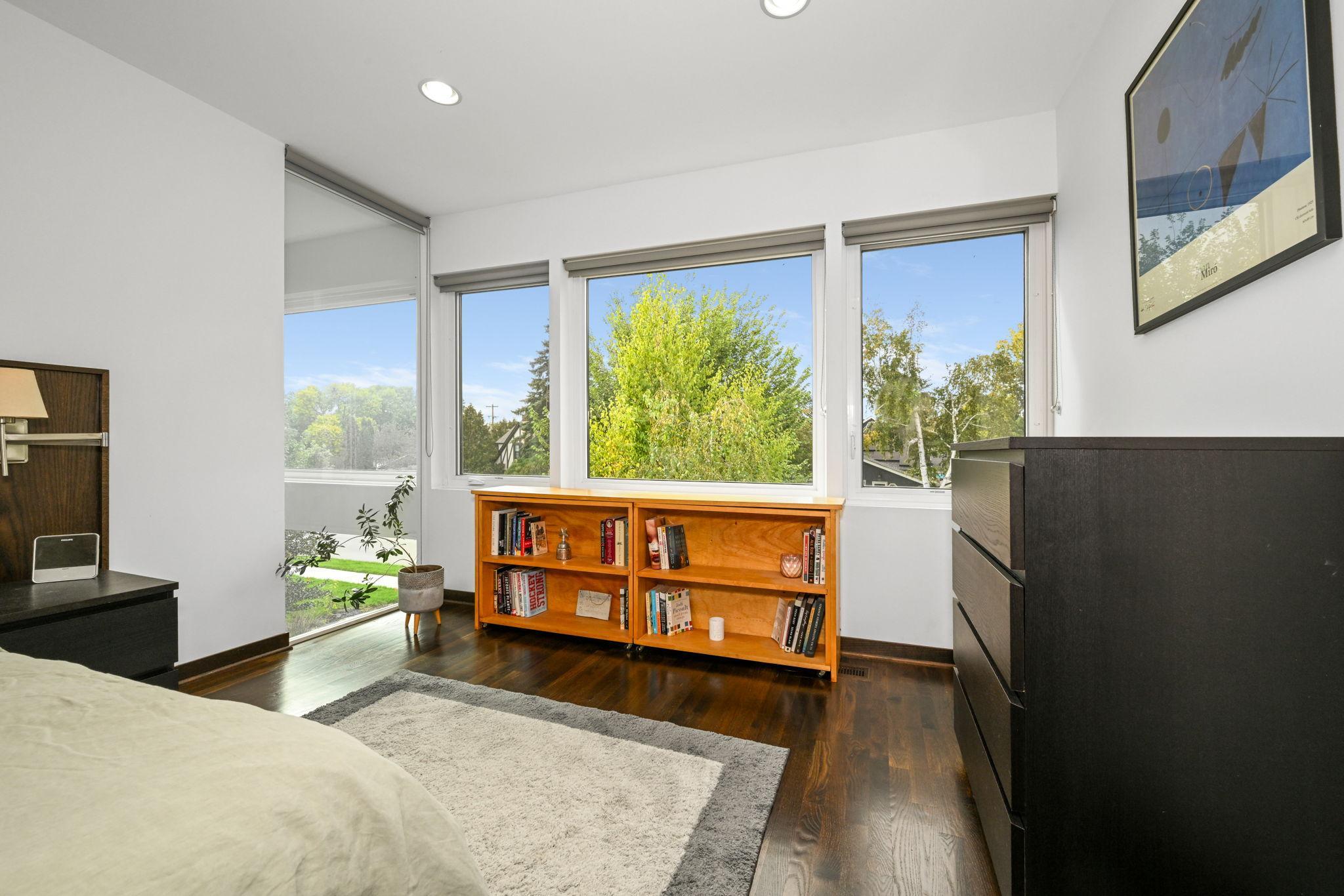 111 11th Avenue N