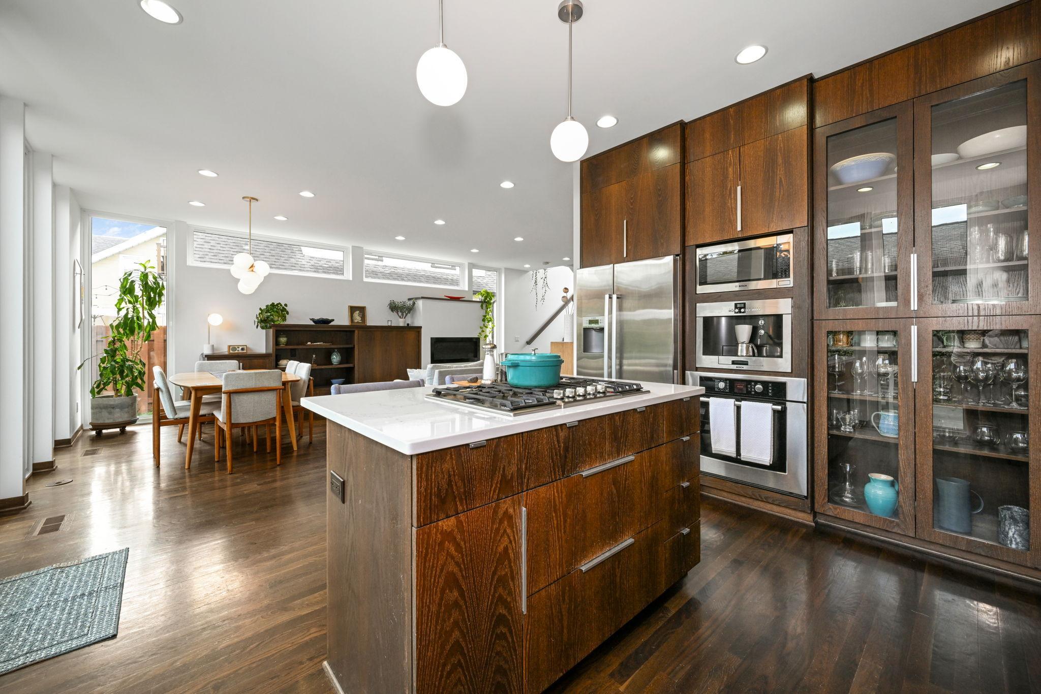 111 11th Avenue N