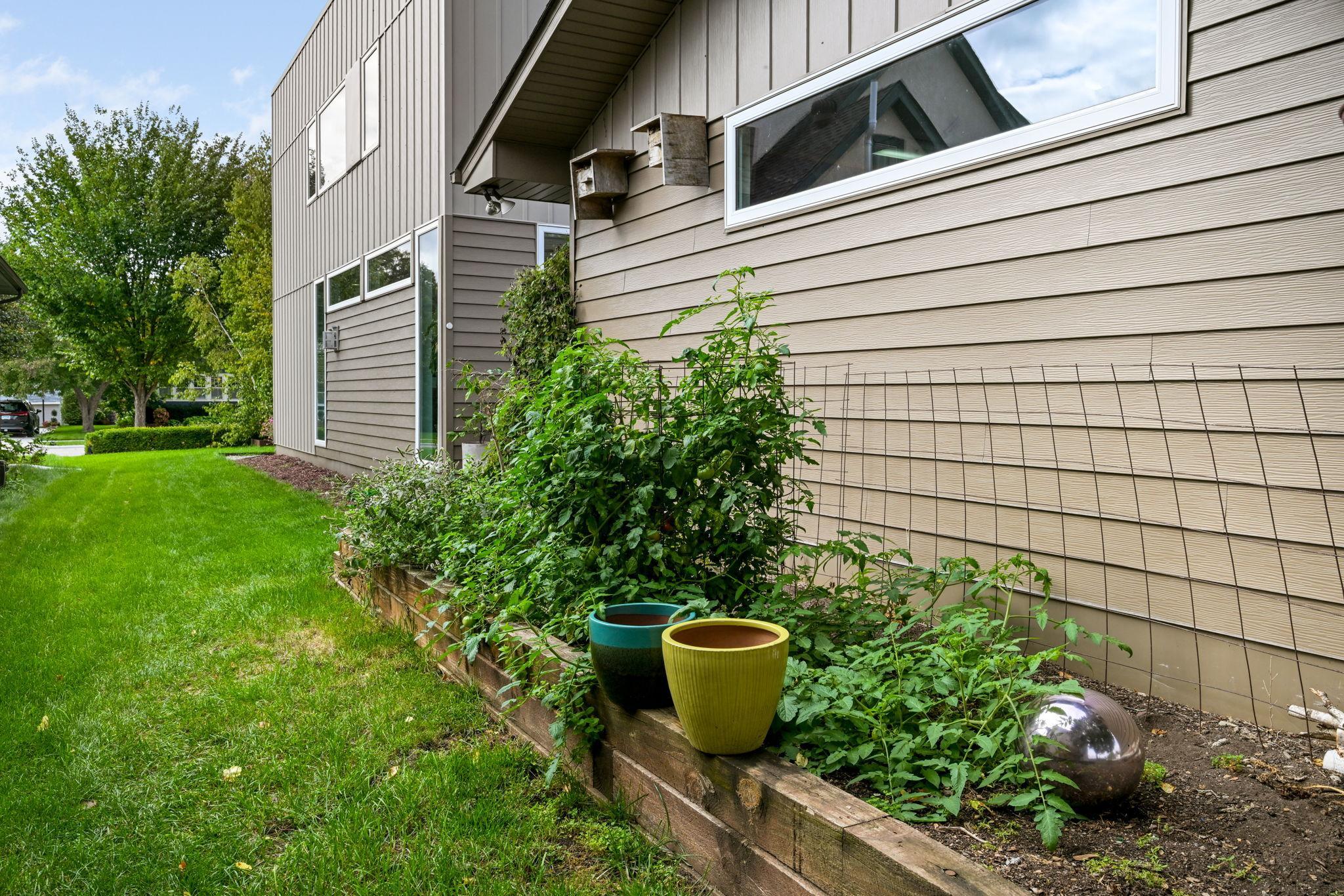 111 11th Avenue N