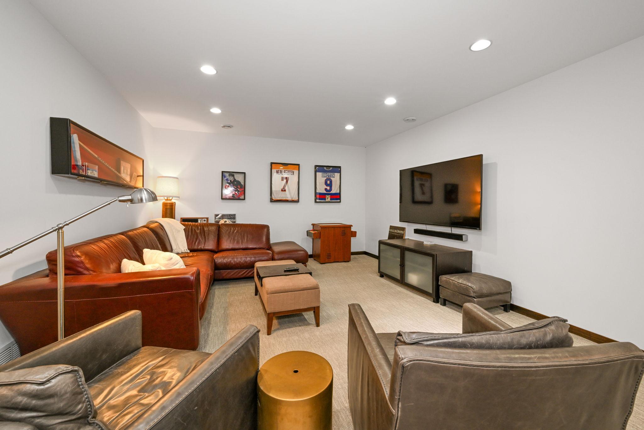 111 11th Avenue N
