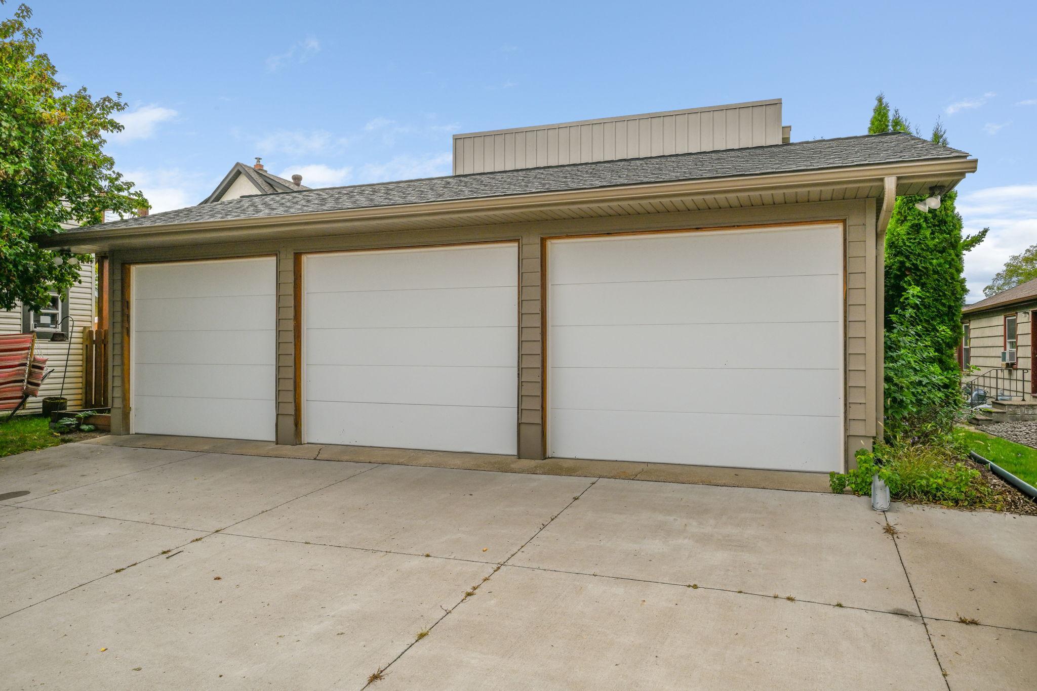 111 11th Avenue N