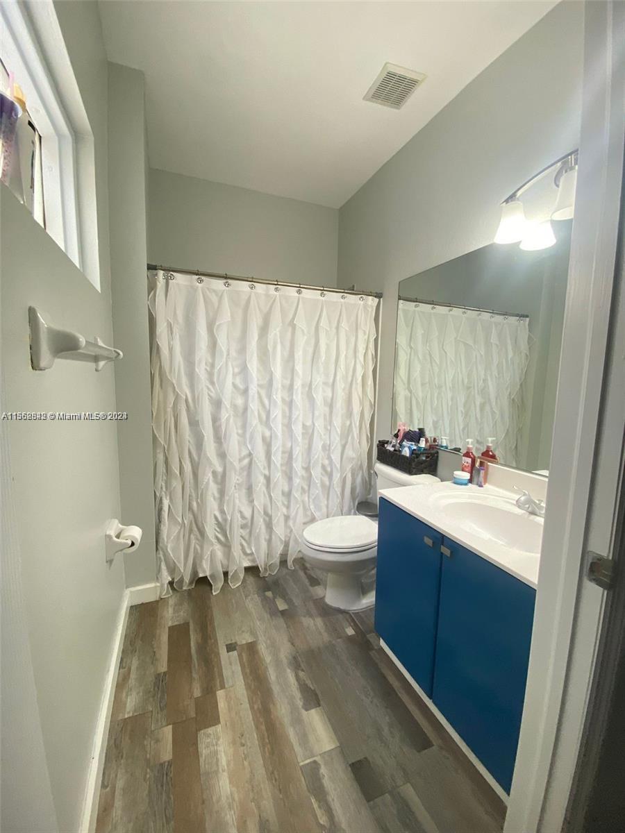 6922 NW 179th St # 5 Unit: 106-5