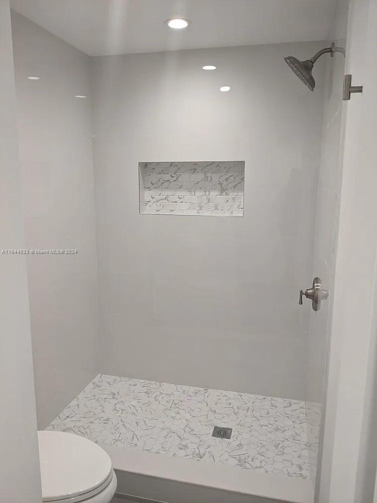 6448 E Miami Lakes Dr E Unit: 1