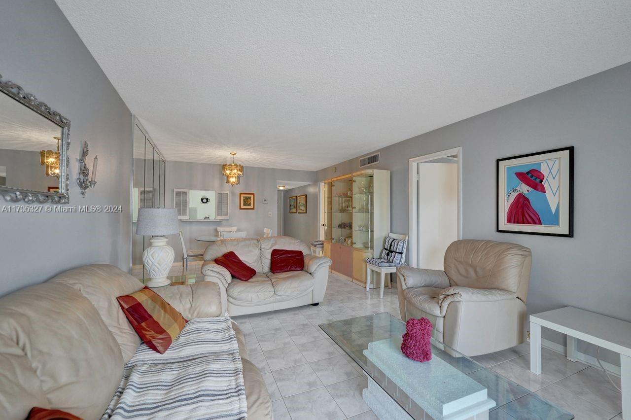 220 SW 9th Ave # 307