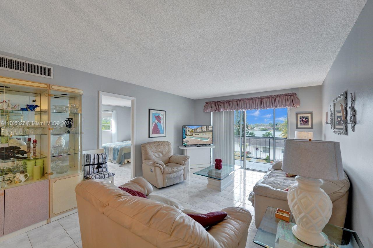 220 SW 9th Ave # 307