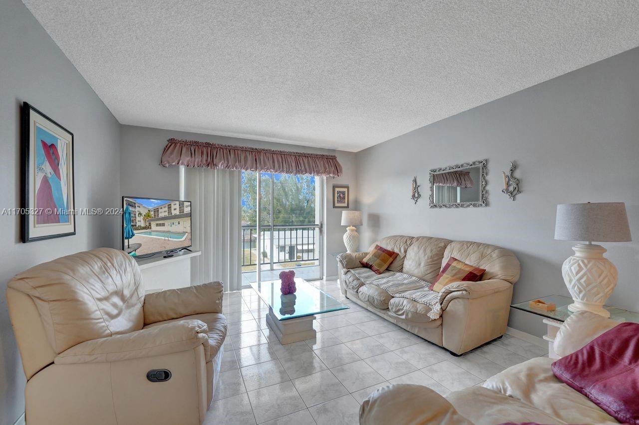 220 SW 9th Ave # 307