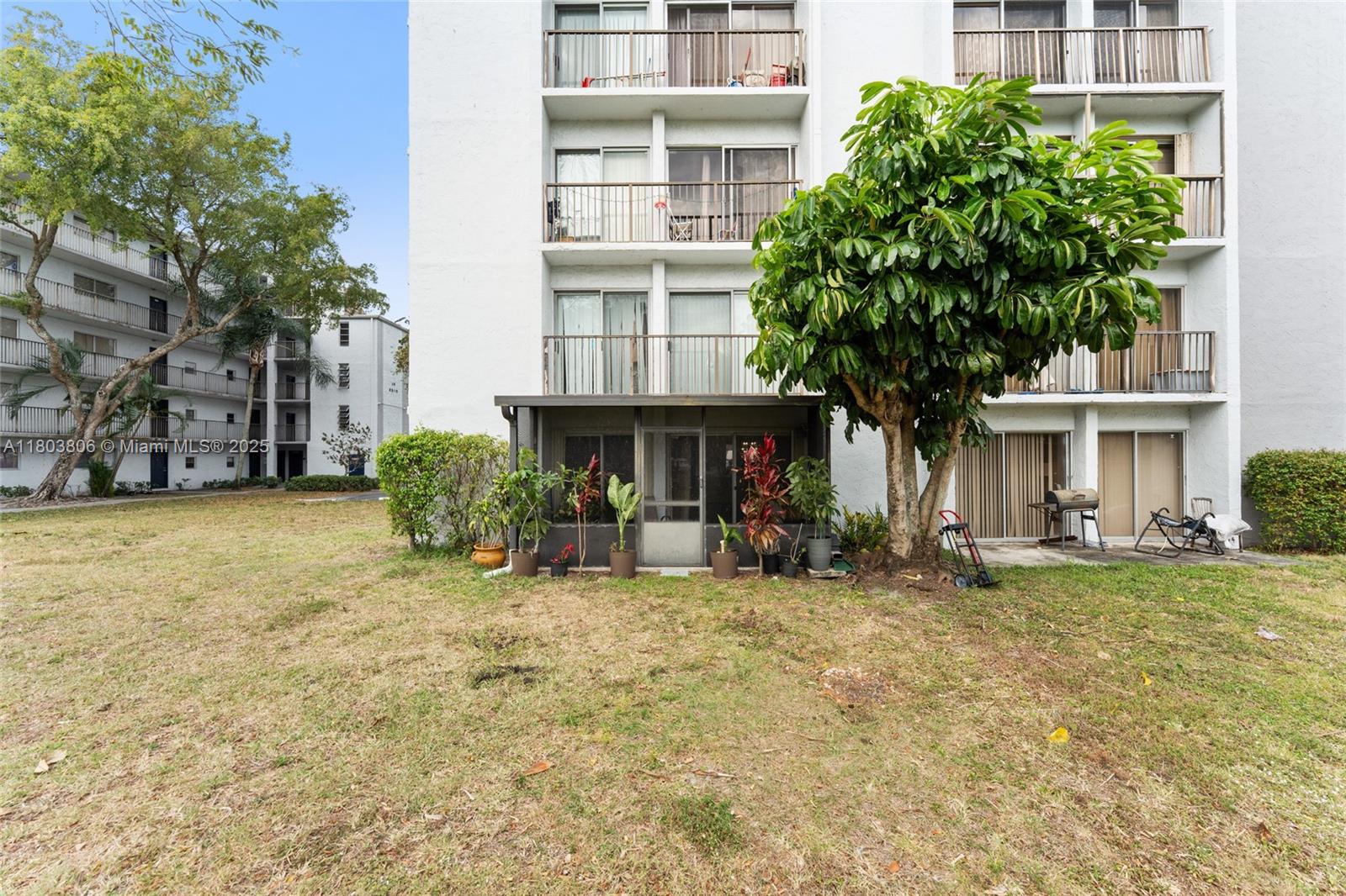 8550 N Sherman Cir # 108