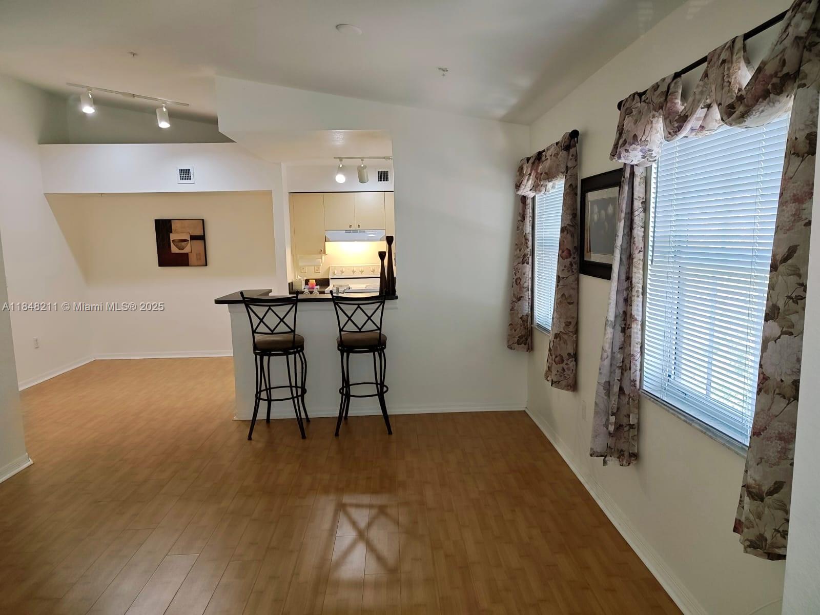 2586 Centergate Dr # 307