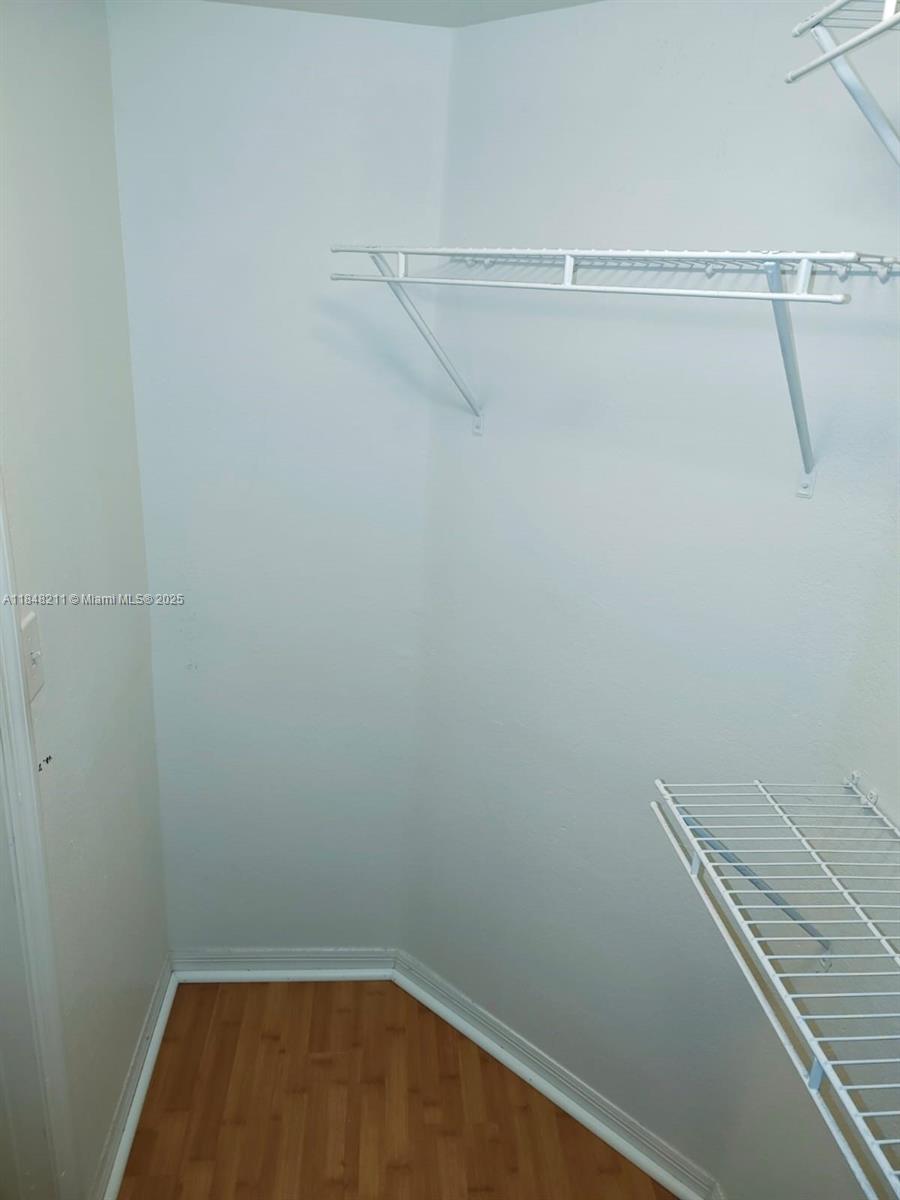2586 Centergate Dr # 307