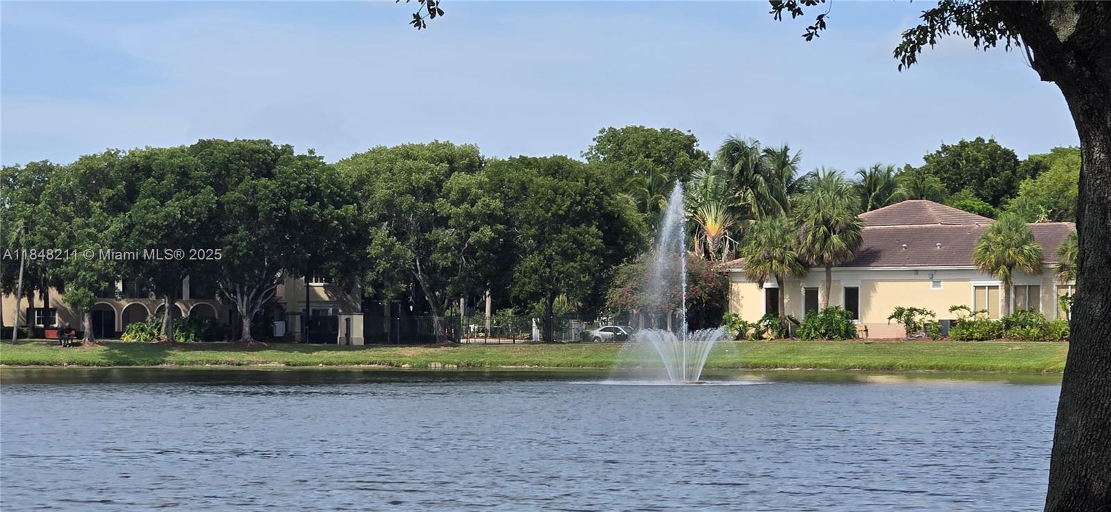 2586 Centergate Dr # 307