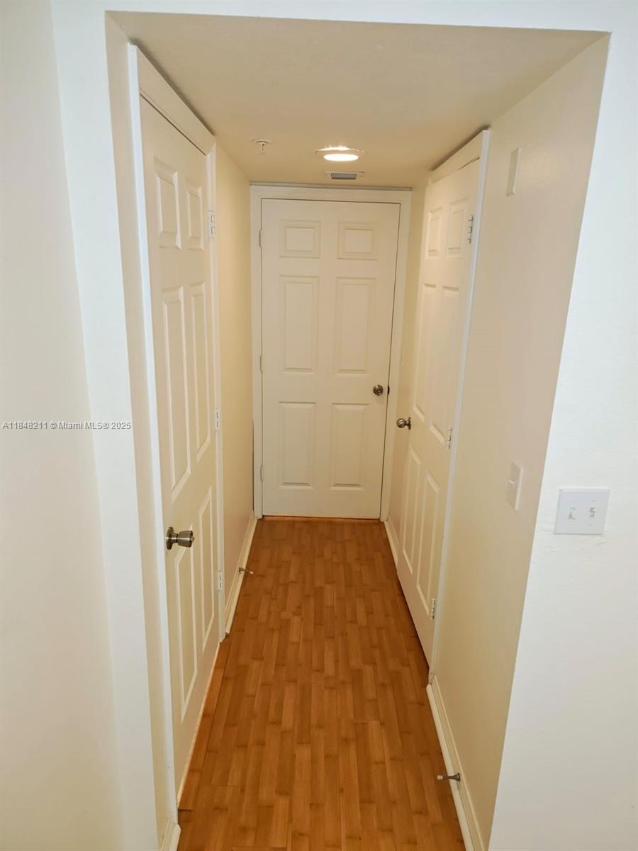 2586 Centergate Dr # 307