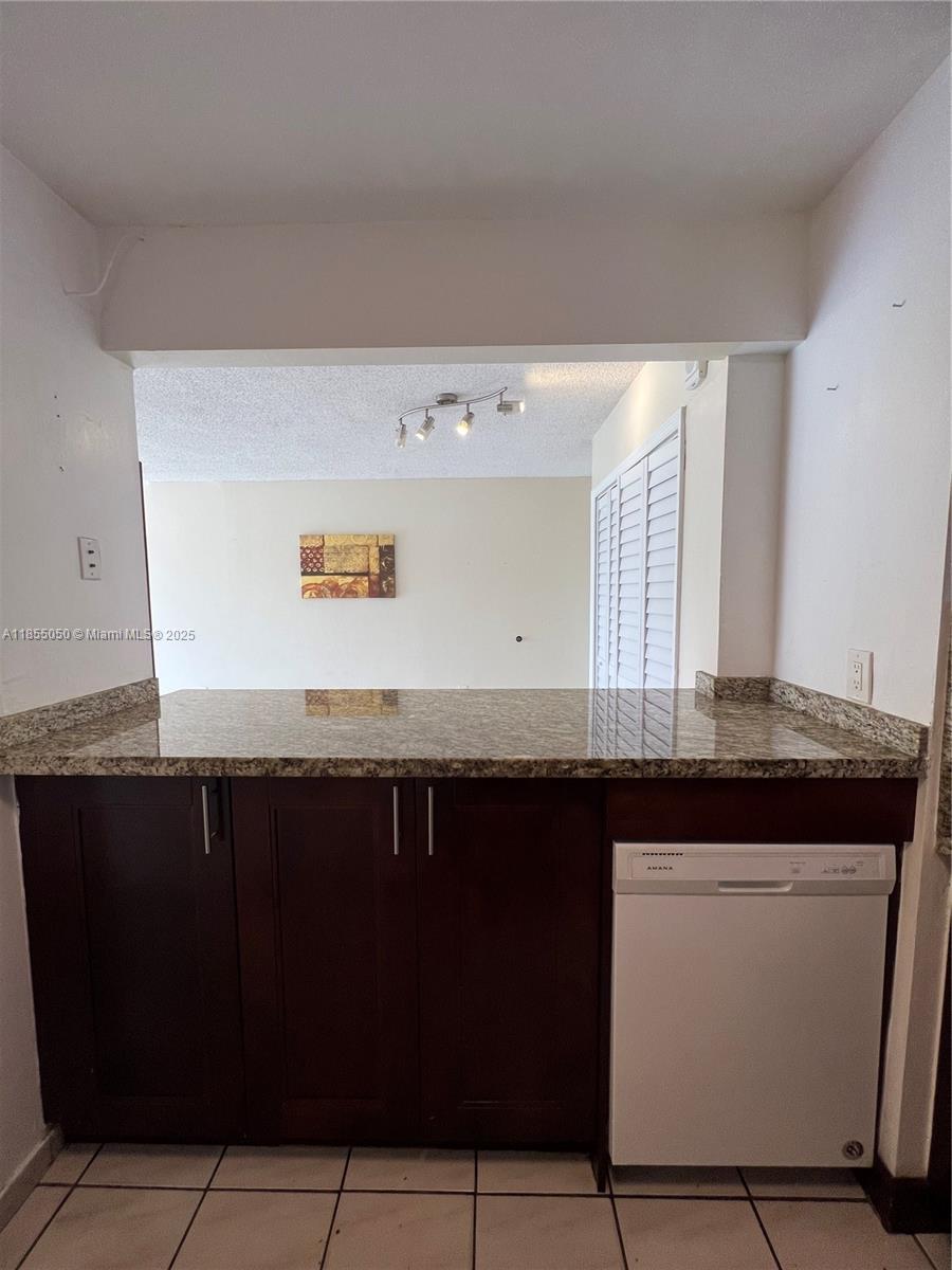 8887 Fontainebleau Blvd # 302