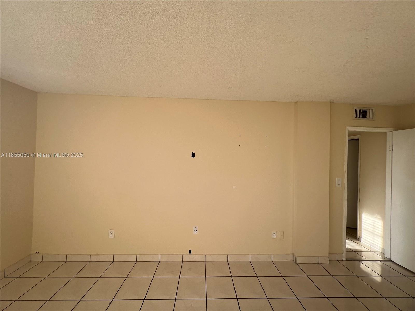 8887 Fontainebleau Blvd # 302