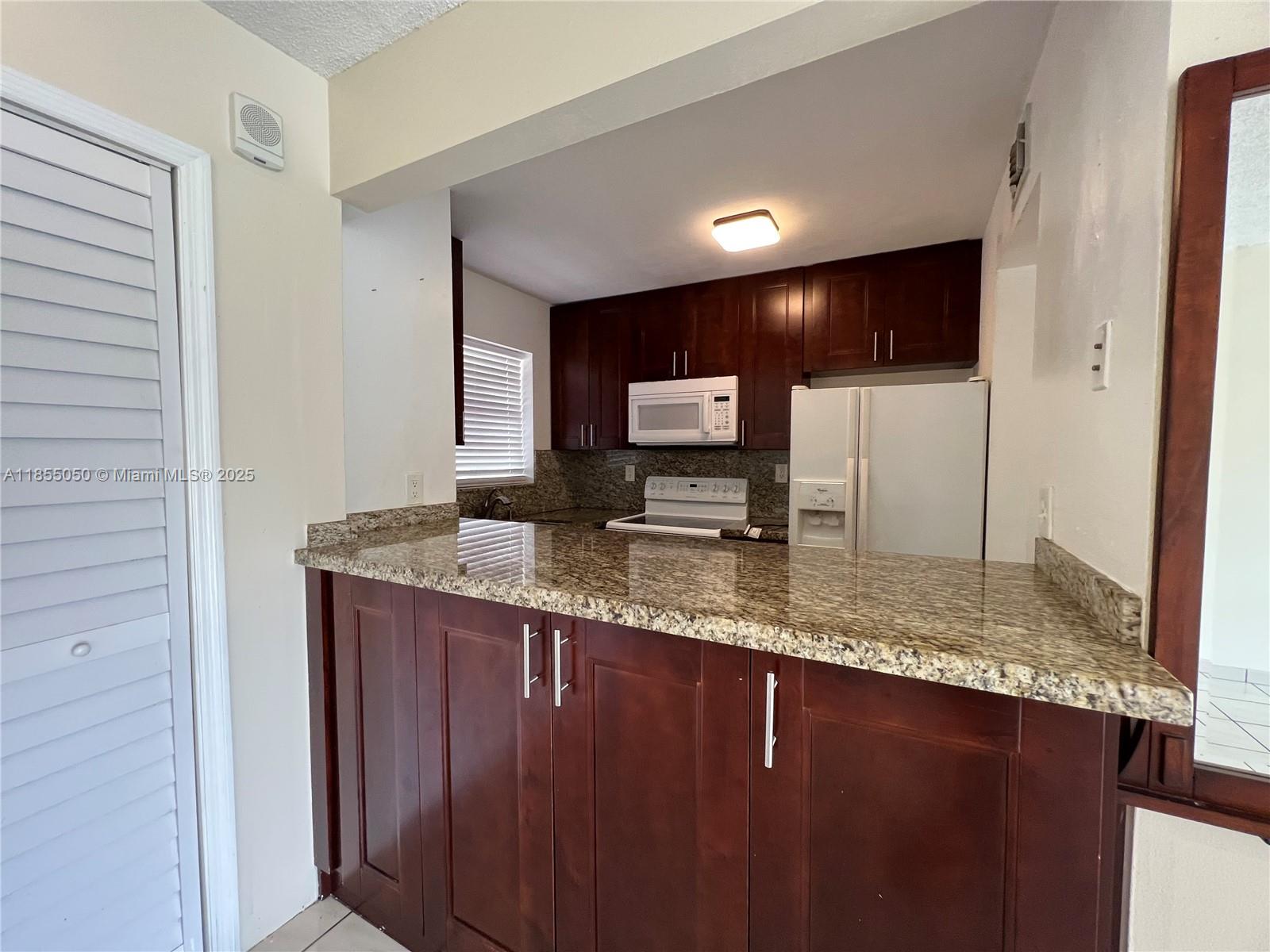 8887 Fontainebleau Blvd # 302
