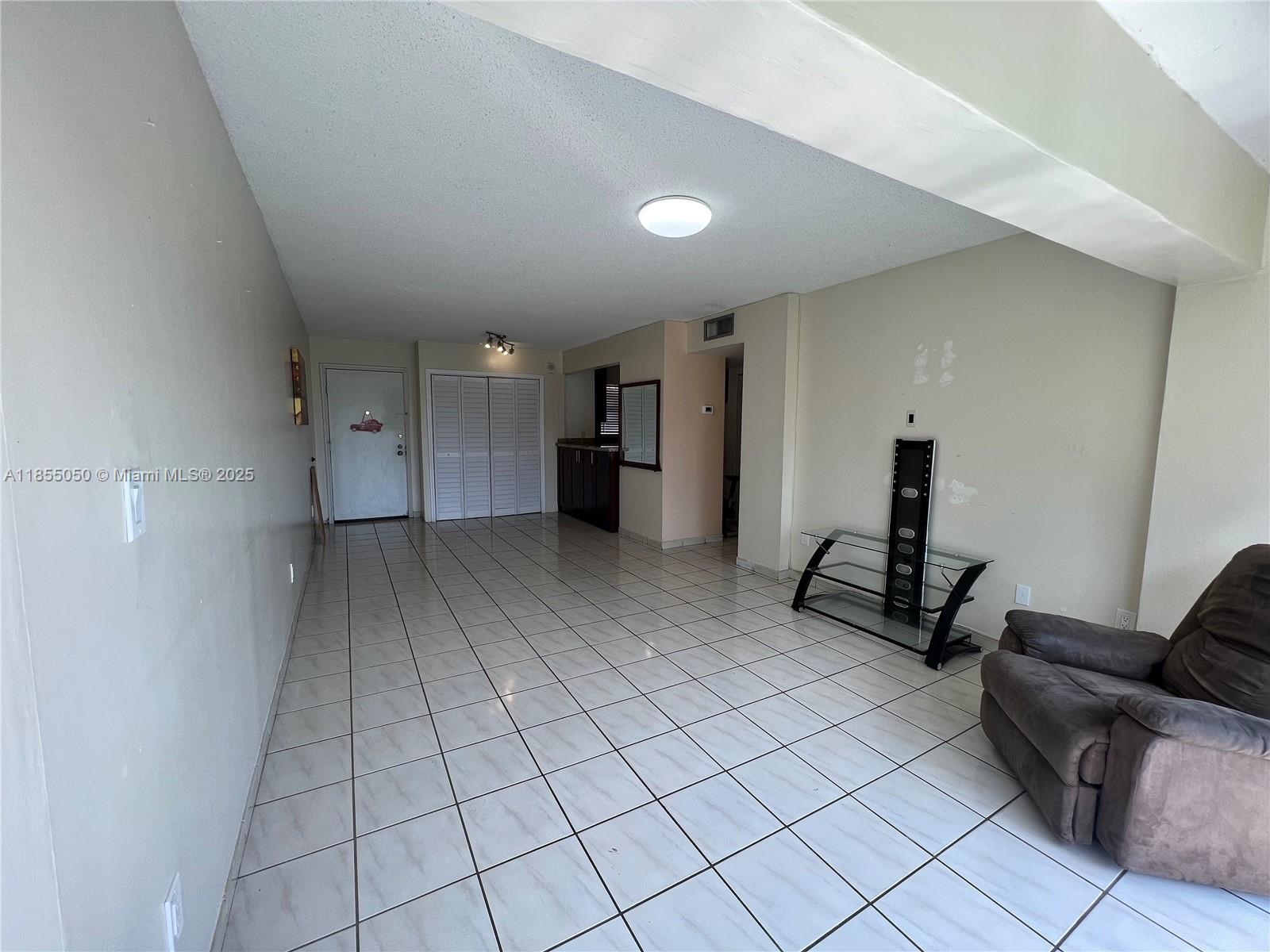 8887 Fontainebleau Blvd # 302