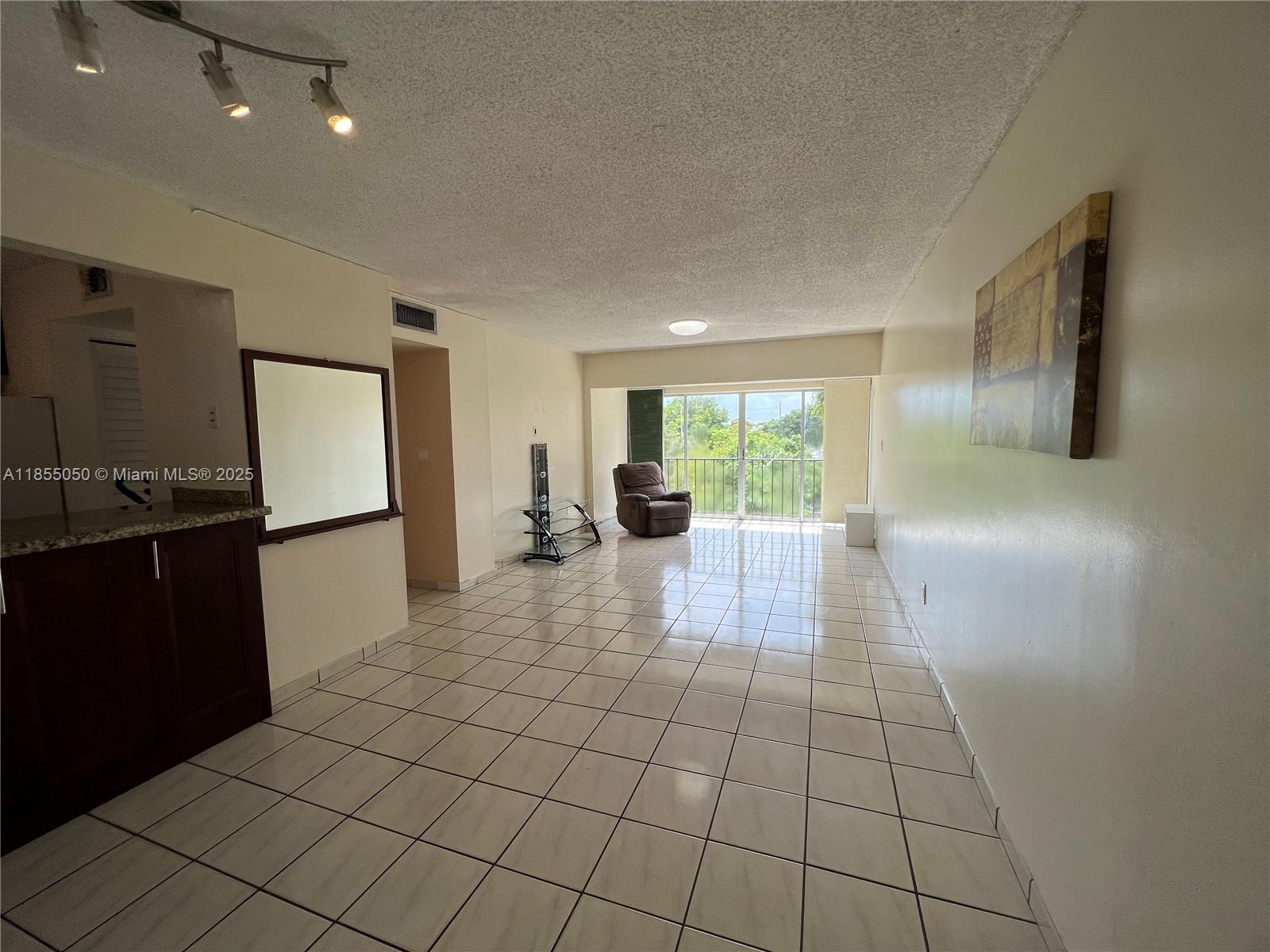 8887 Fontainebleau Blvd # 302