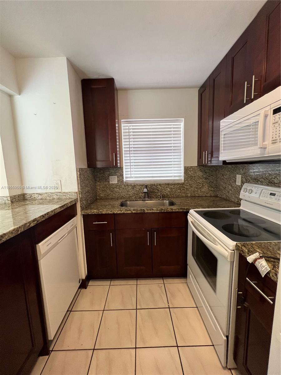8887 Fontainebleau Blvd # 302