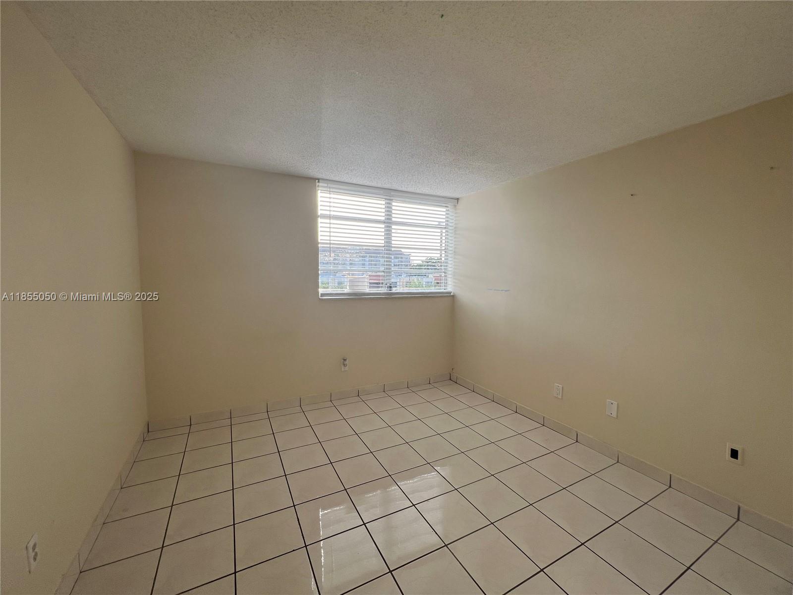 8887 Fontainebleau Blvd # 302
