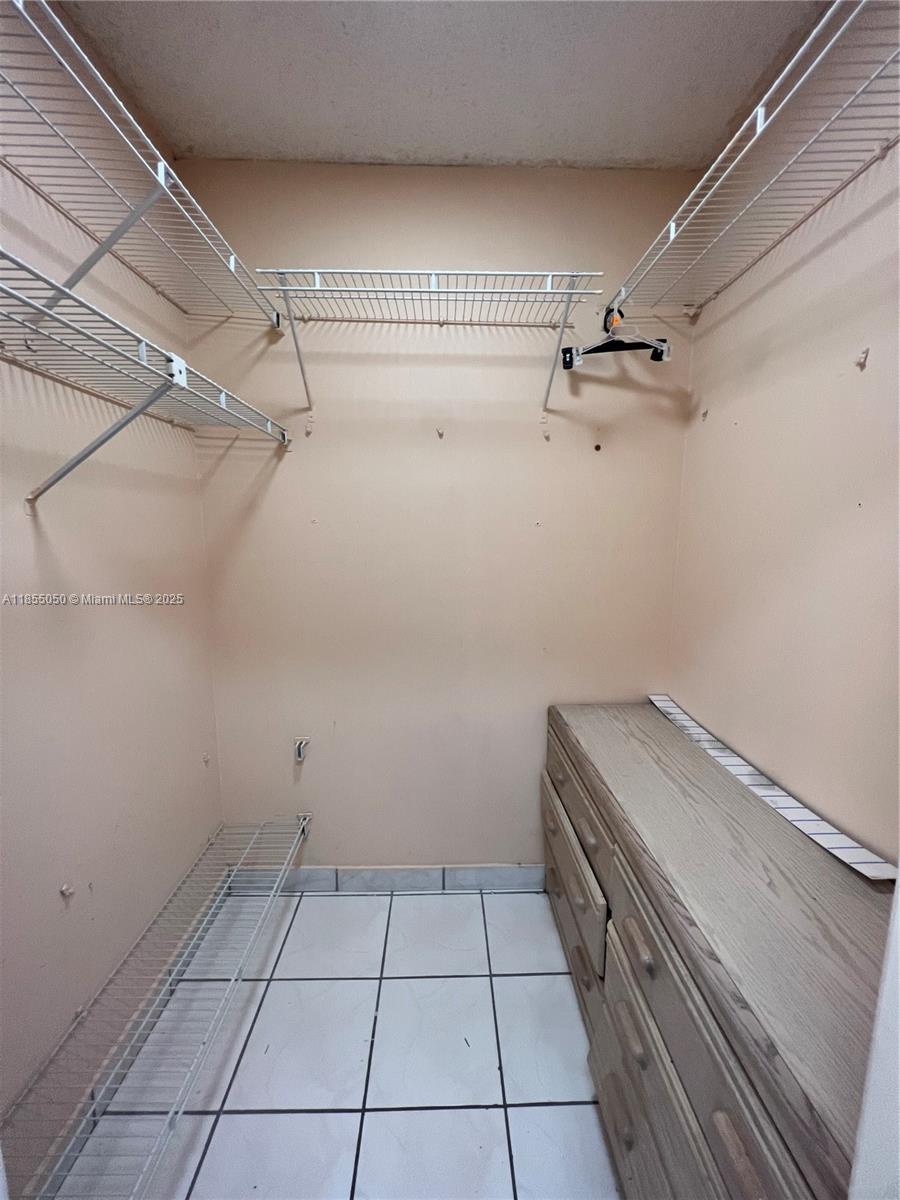 8887 Fontainebleau Blvd # 302