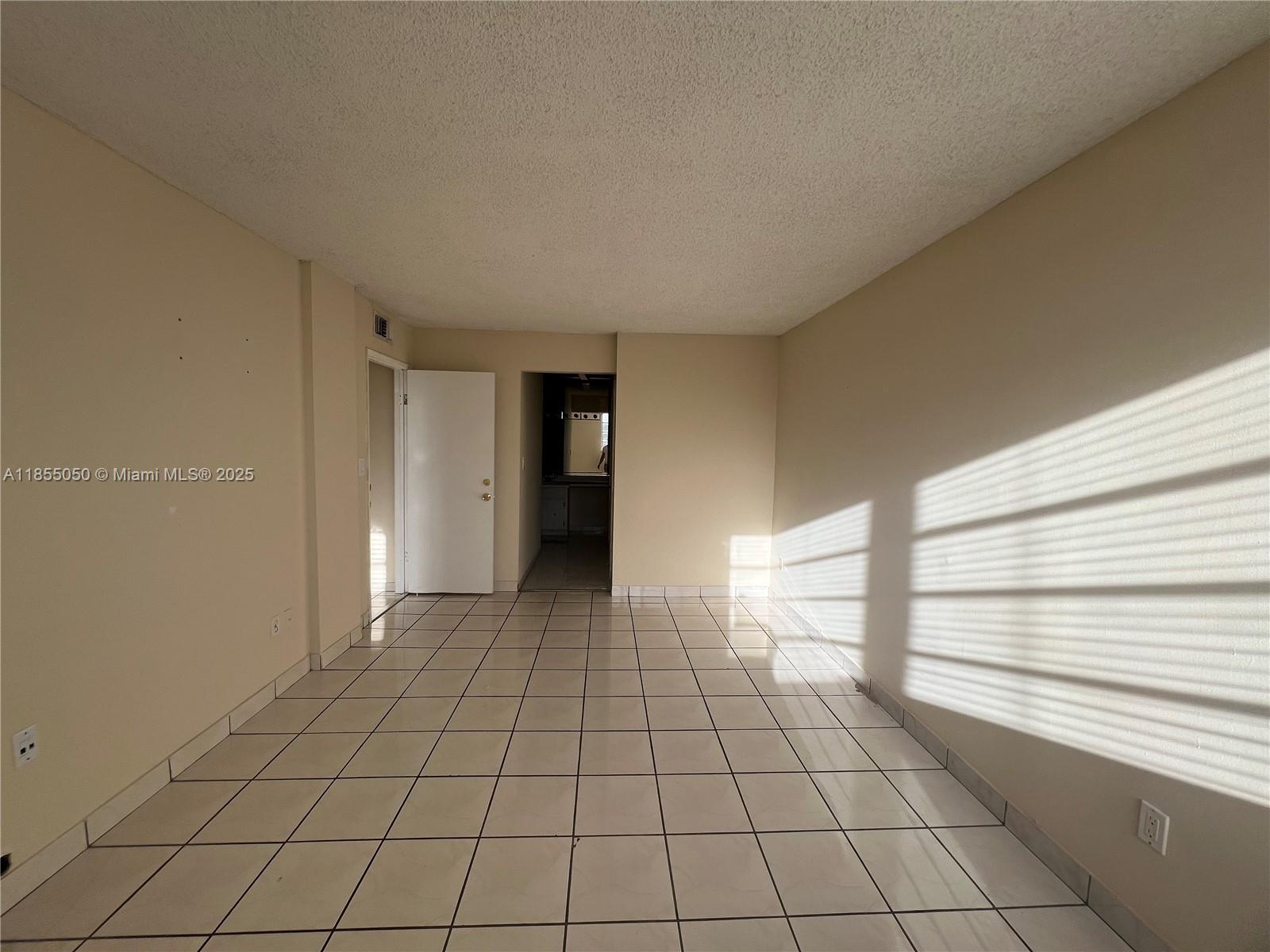 8887 Fontainebleau Blvd # 302