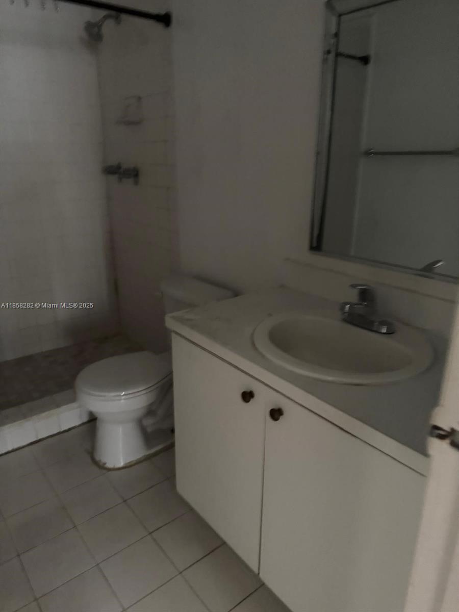 17901 NW 68th Ave # R209, Hialeah Unit: R209