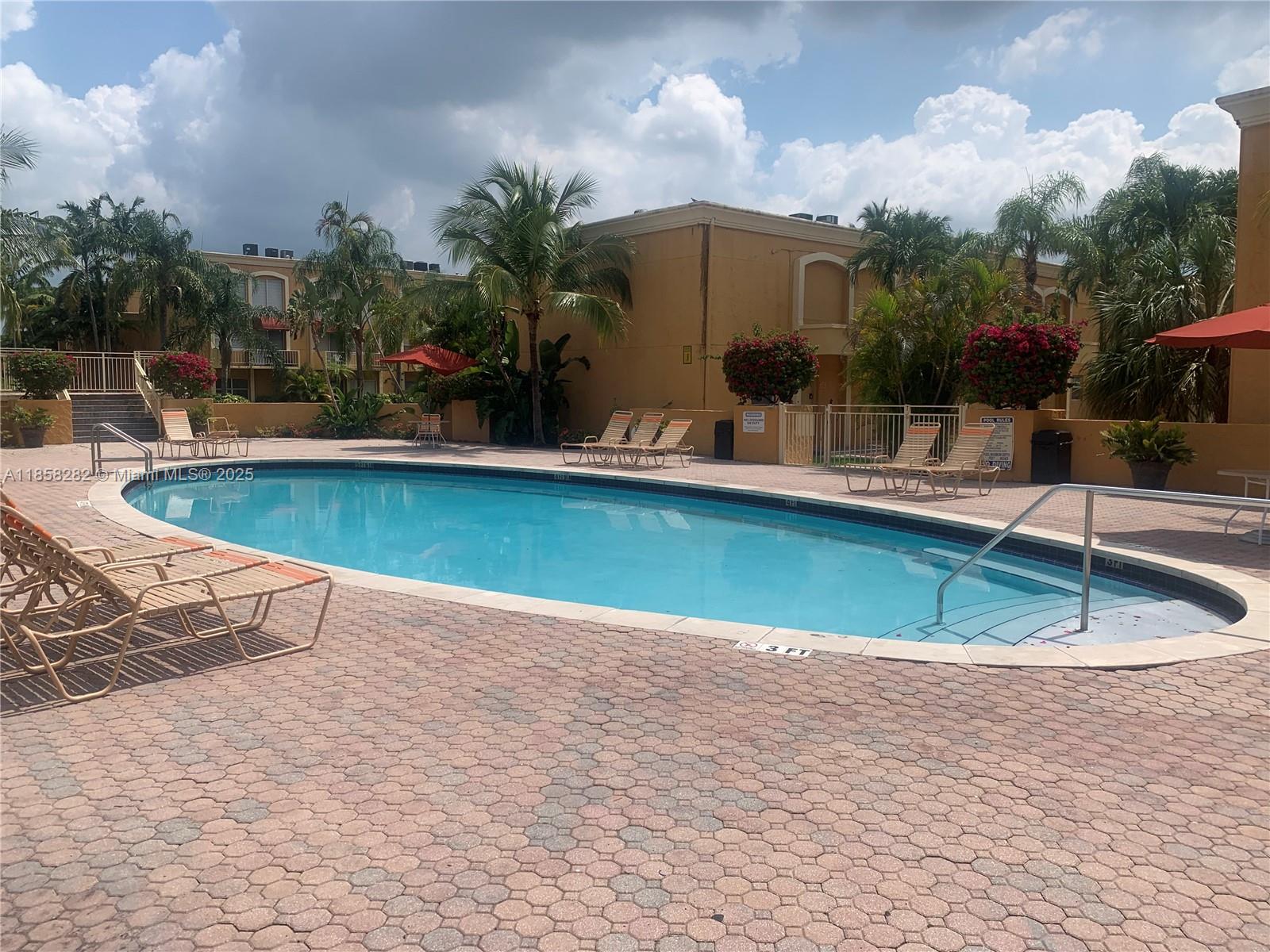 17901 NW 68th Ave # R209, Hialeah Unit: R209
