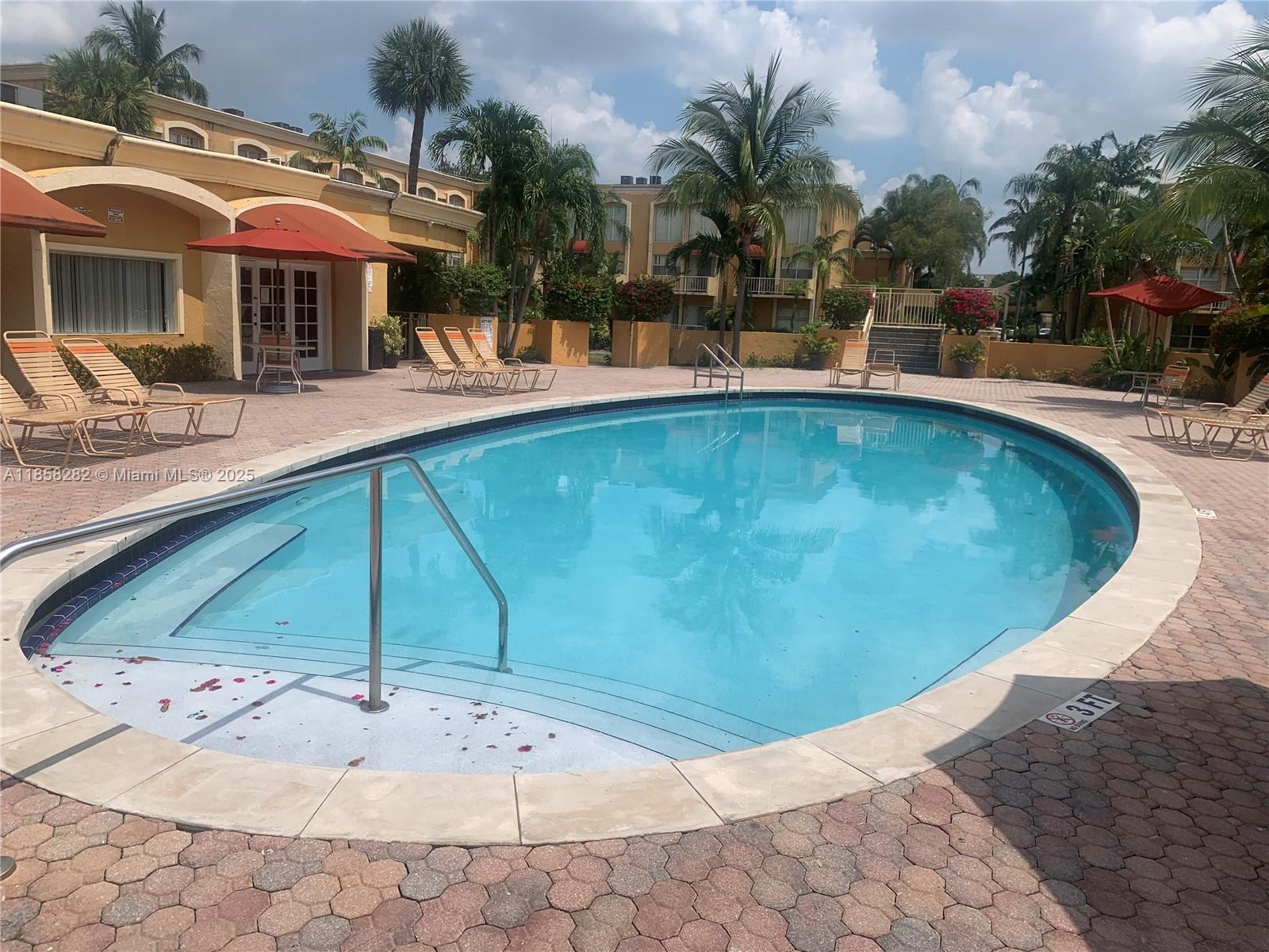 17901 NW 68th Ave # R209, Hialeah Unit: R209