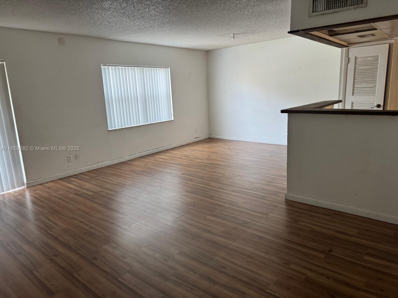 17901 NW 68th Ave # R209, Hialeah Unit: R209