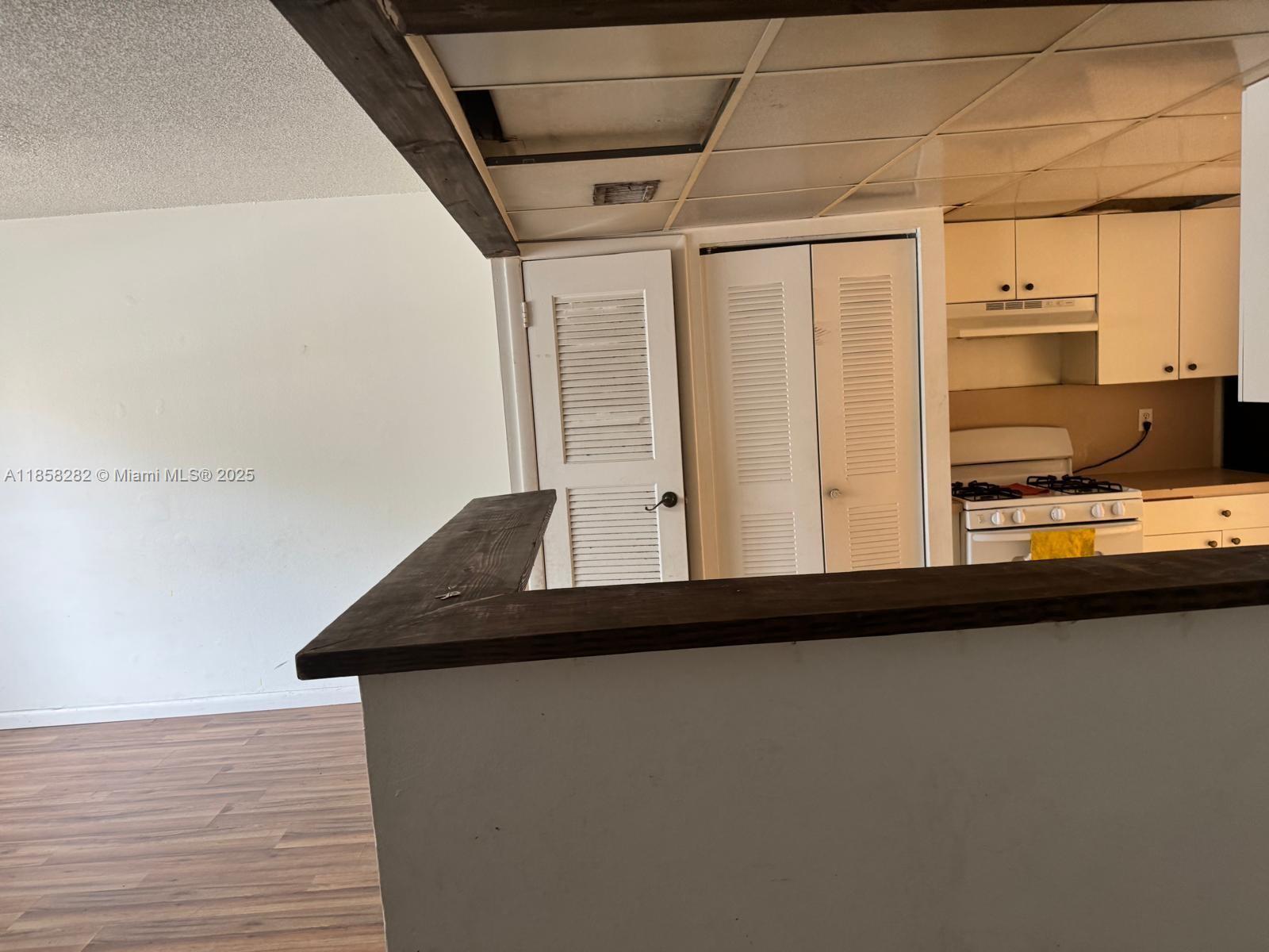17901 NW 68th Ave # R209, Hialeah Unit: R209