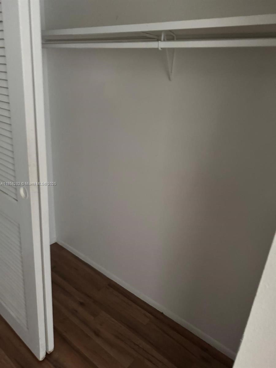 17901 NW 68th Ave # R209, Hialeah Unit: R209