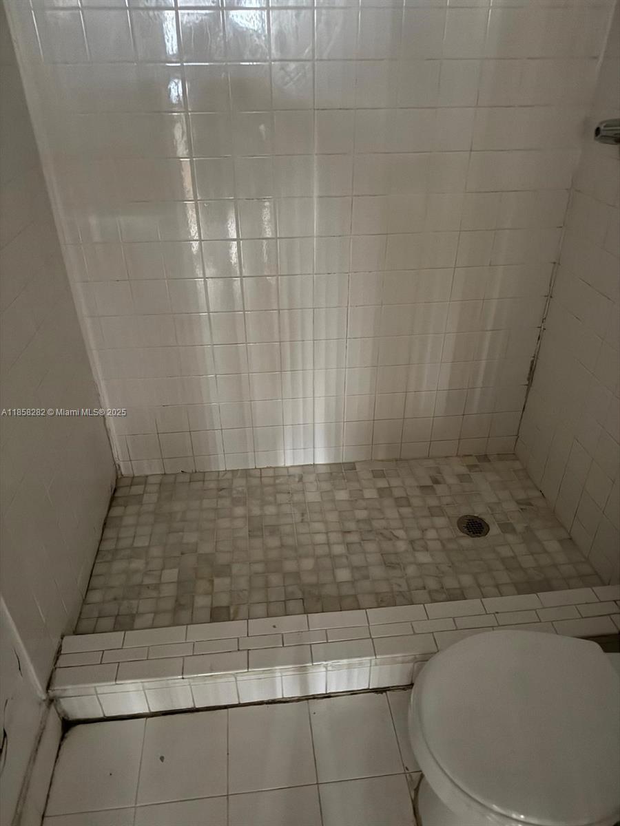17901 NW 68th Ave # R209, Hialeah Unit: R209