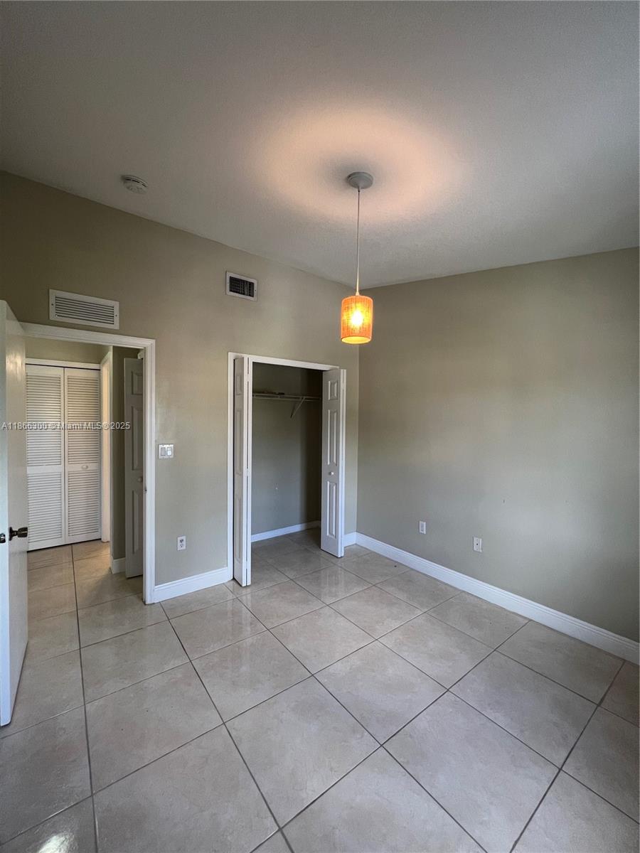 975 NE 34th Ave # 203