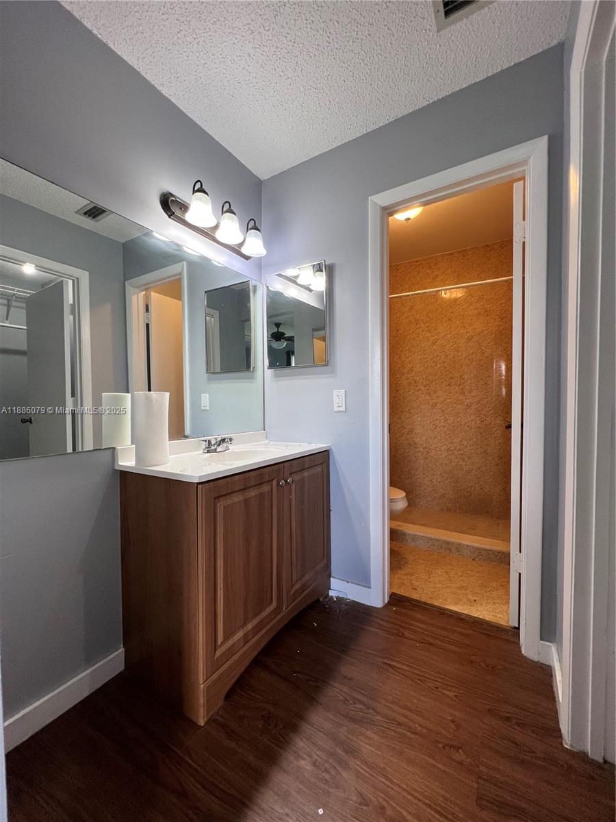 809 Hamilton Dr # 809A