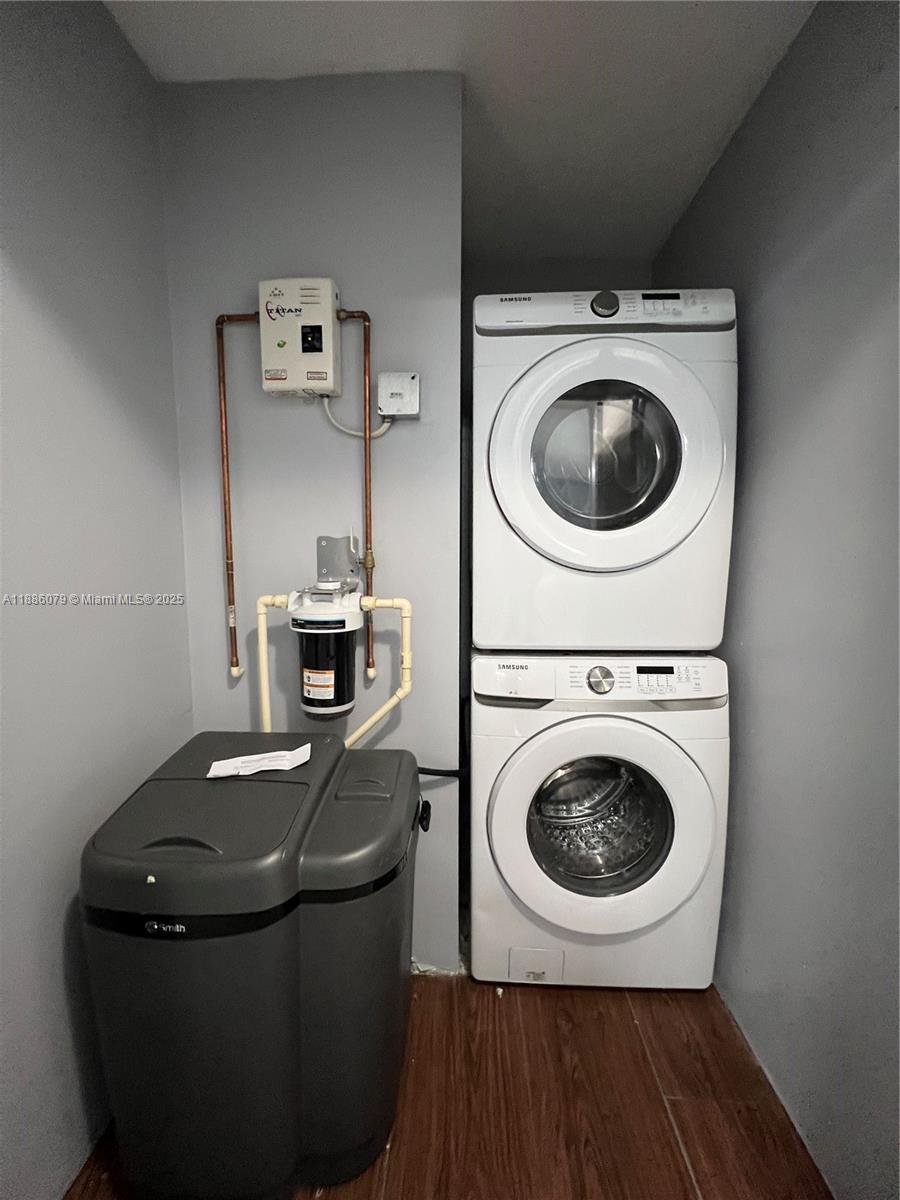 809 Hamilton Dr # 809A