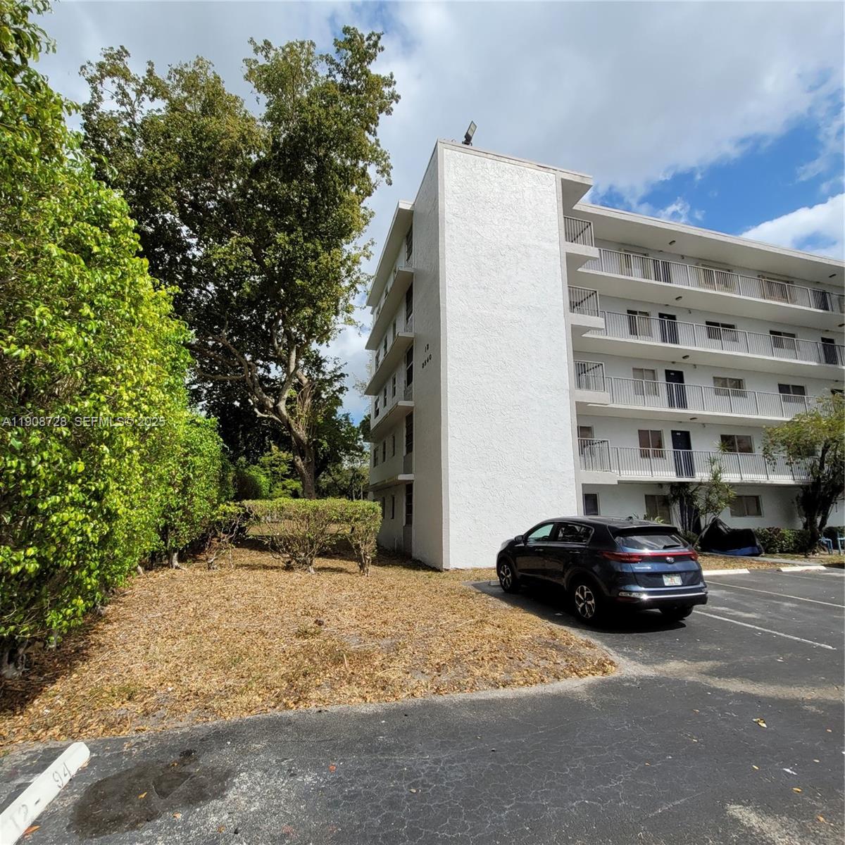 8540 N Sherman Cir # 101