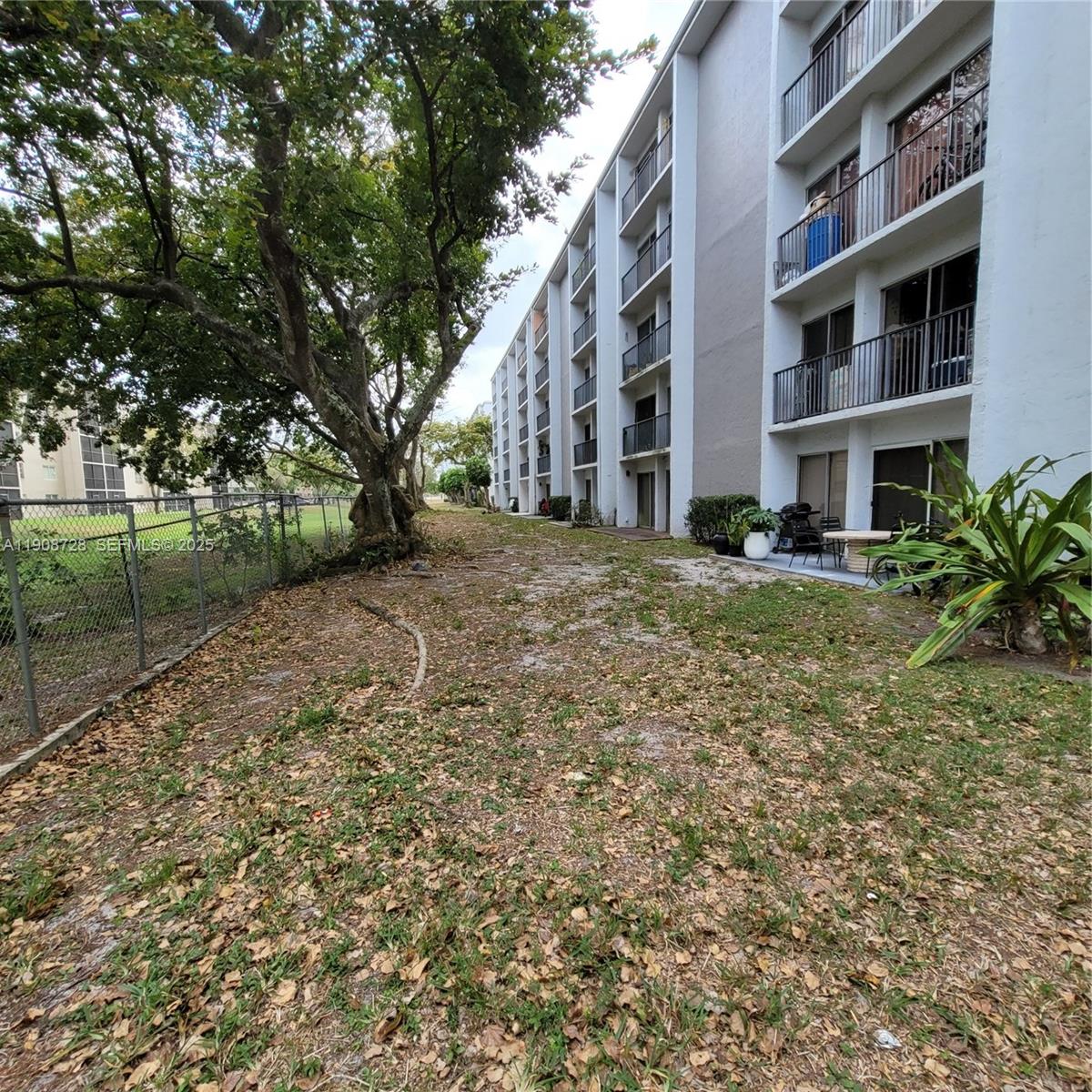 8540 N Sherman Cir # 101