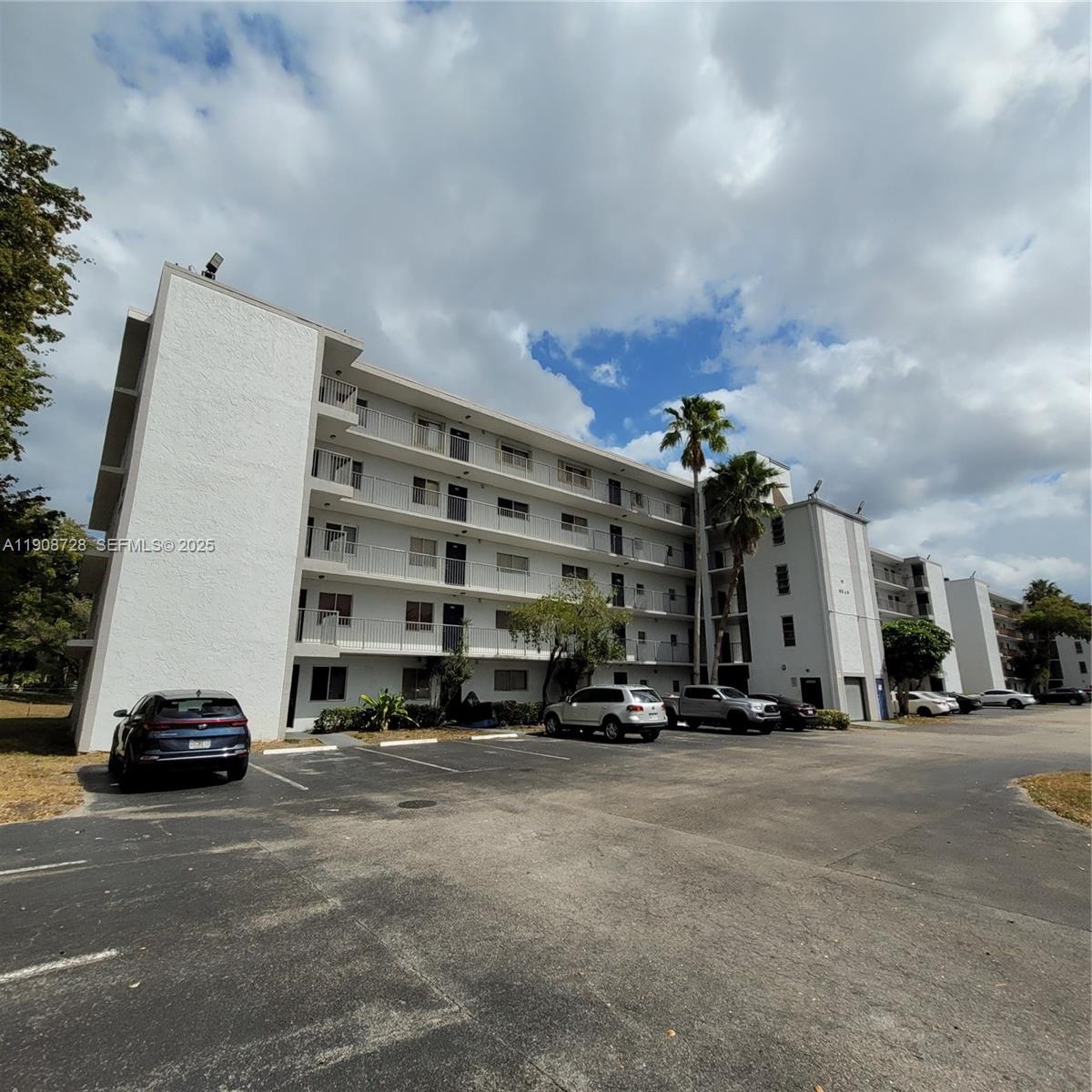 8540 N Sherman Cir # 101